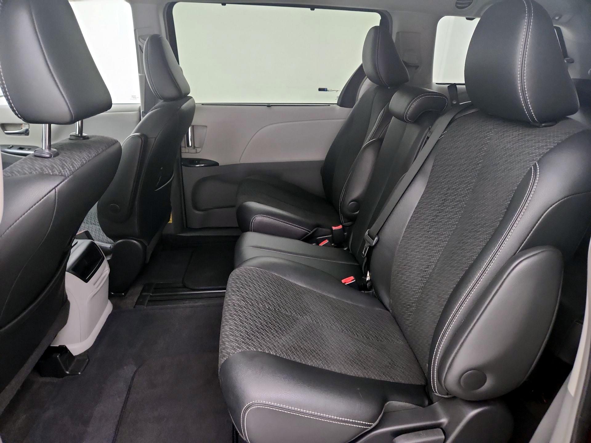 Thumbnail: 2014 Toyota Sienna - 20