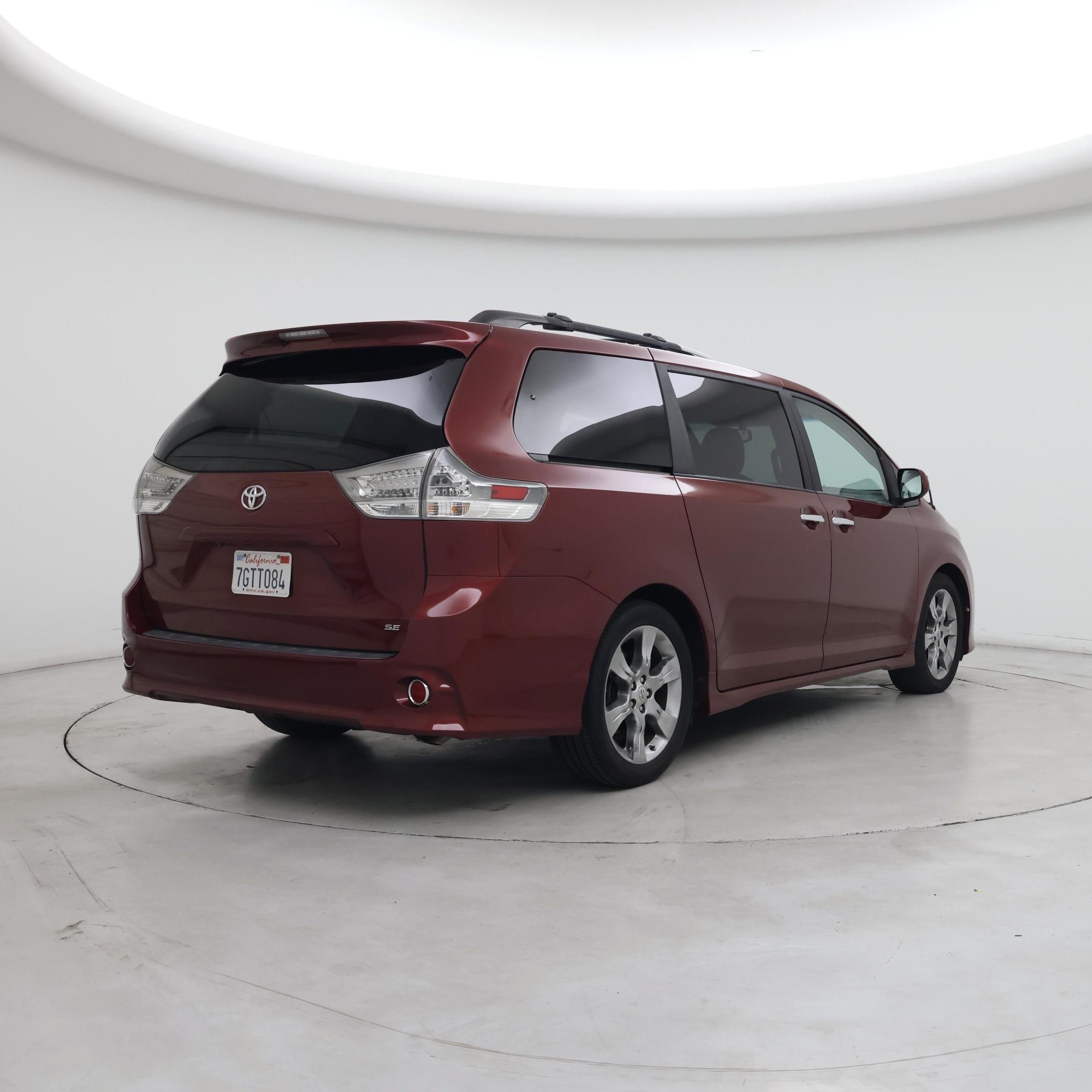Thumbnail: 2014 Toyota Sienna - 8