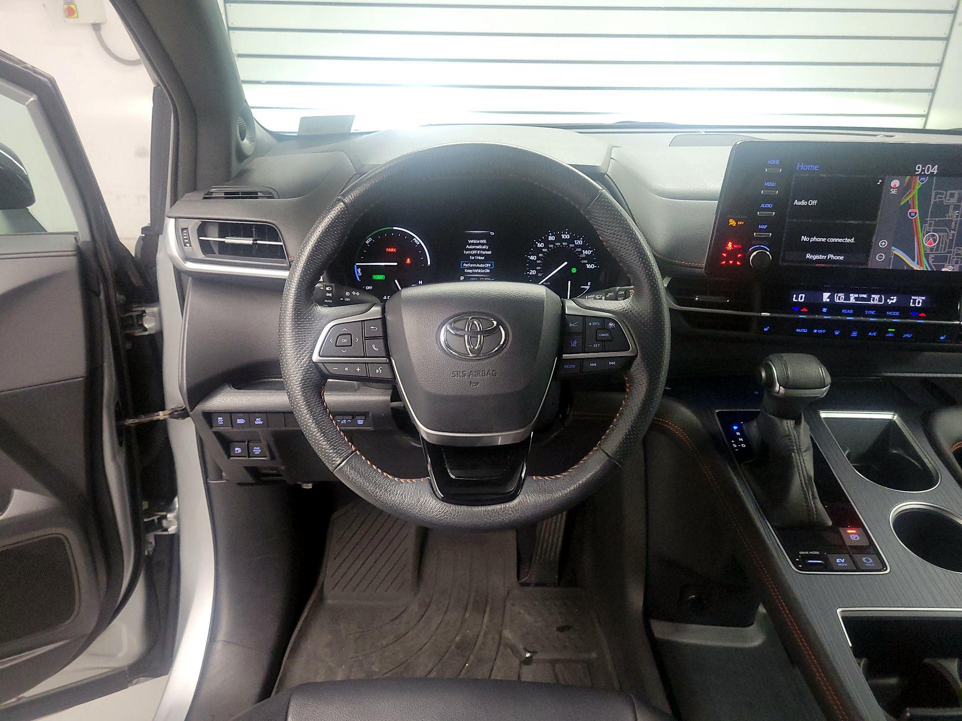 Thumbnail: 2022 Toyota Sienna - 10