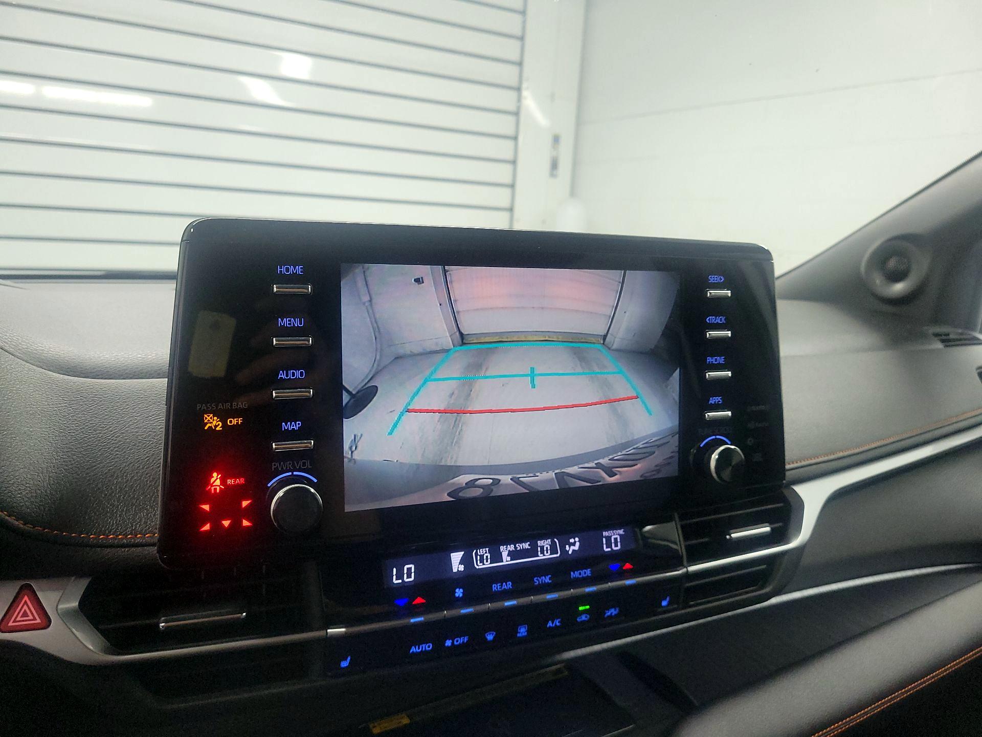 Thumbnail: 2022 Toyota Sienna - 13