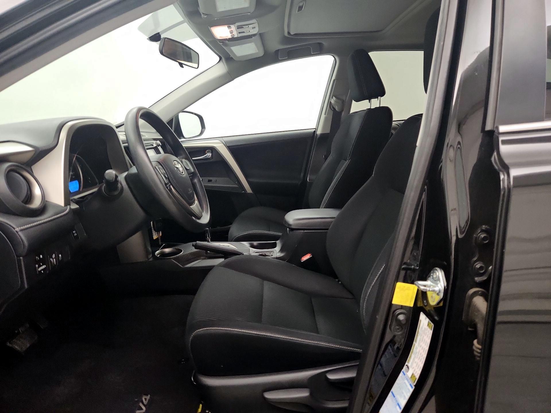 Thumbnail: 2015 Toyota RAV4 - 11