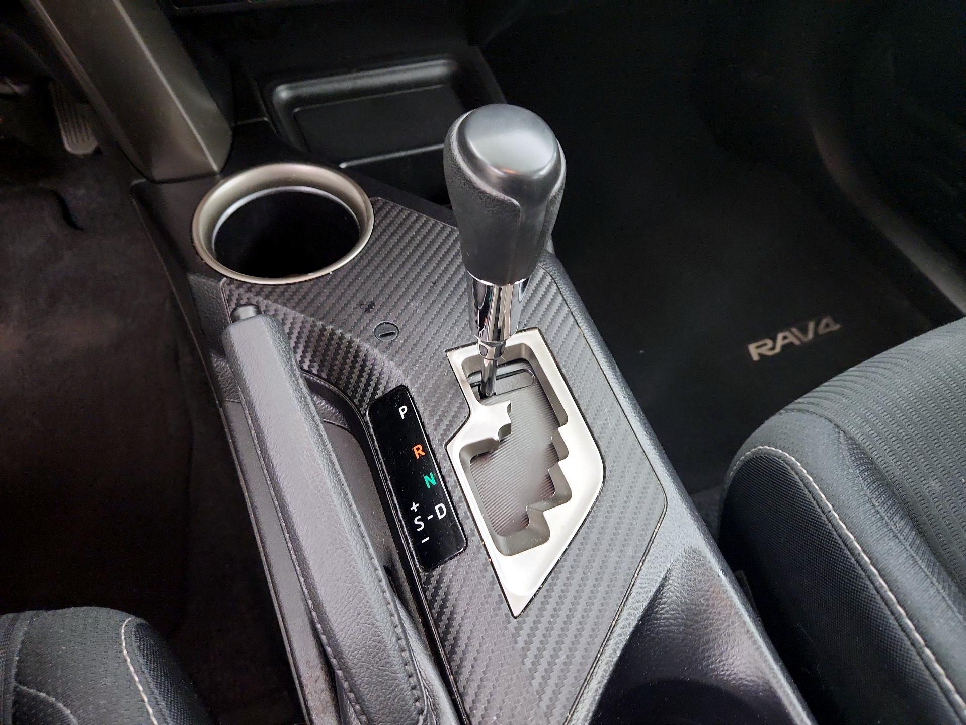 Thumbnail: 2015 Toyota RAV4 - 17
