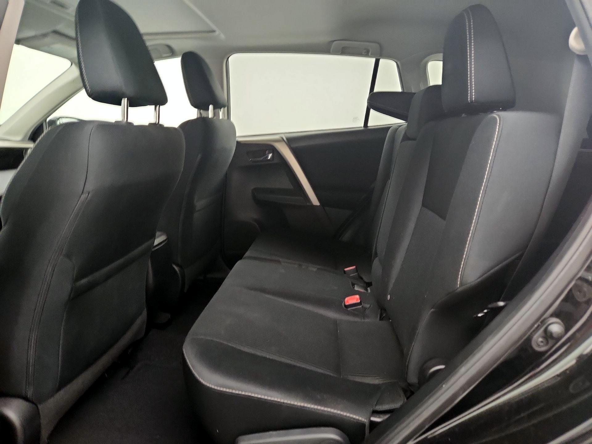 Thumbnail: 2015 Toyota RAV4 - 20