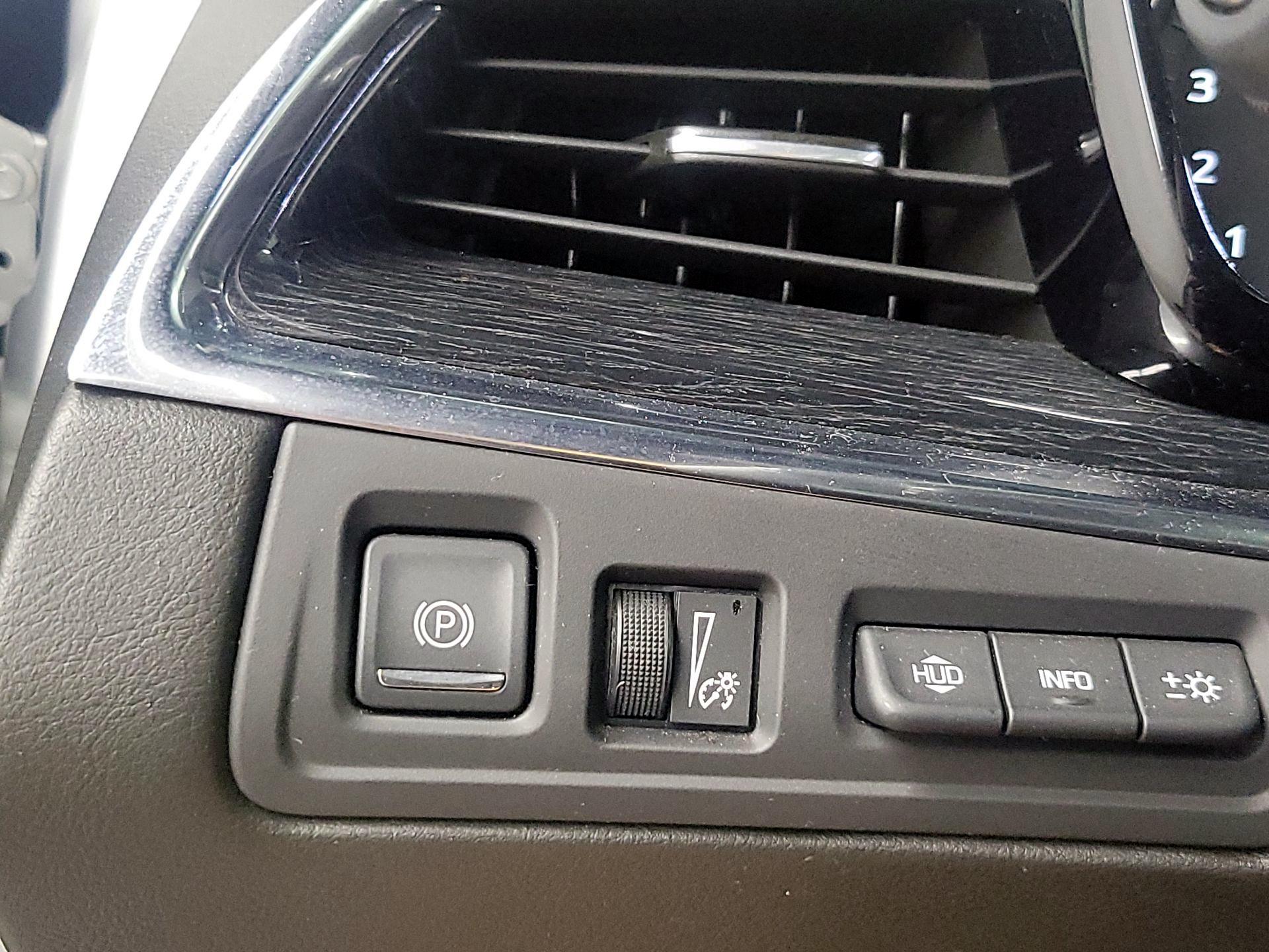 Thumbnail: 2020 Cadillac XT5 - 13