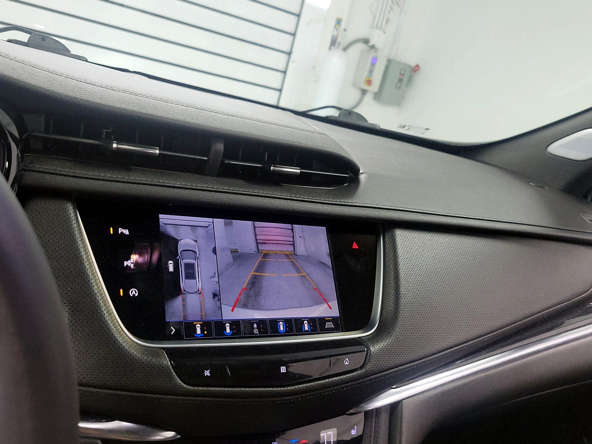 Thumbnail: 2020 Cadillac XT5 - 14