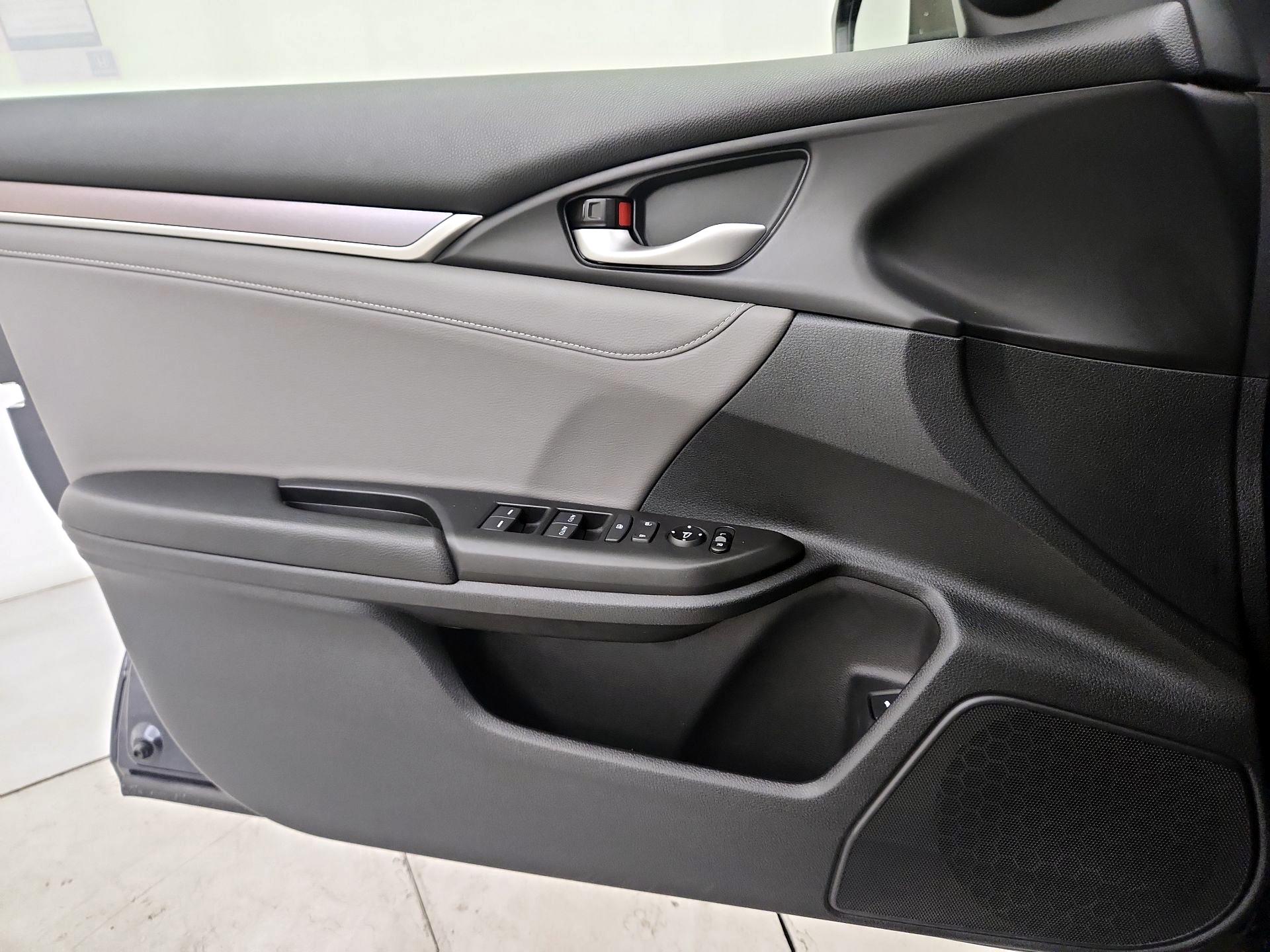 Thumbnail: 2018 Honda Civic - 12
