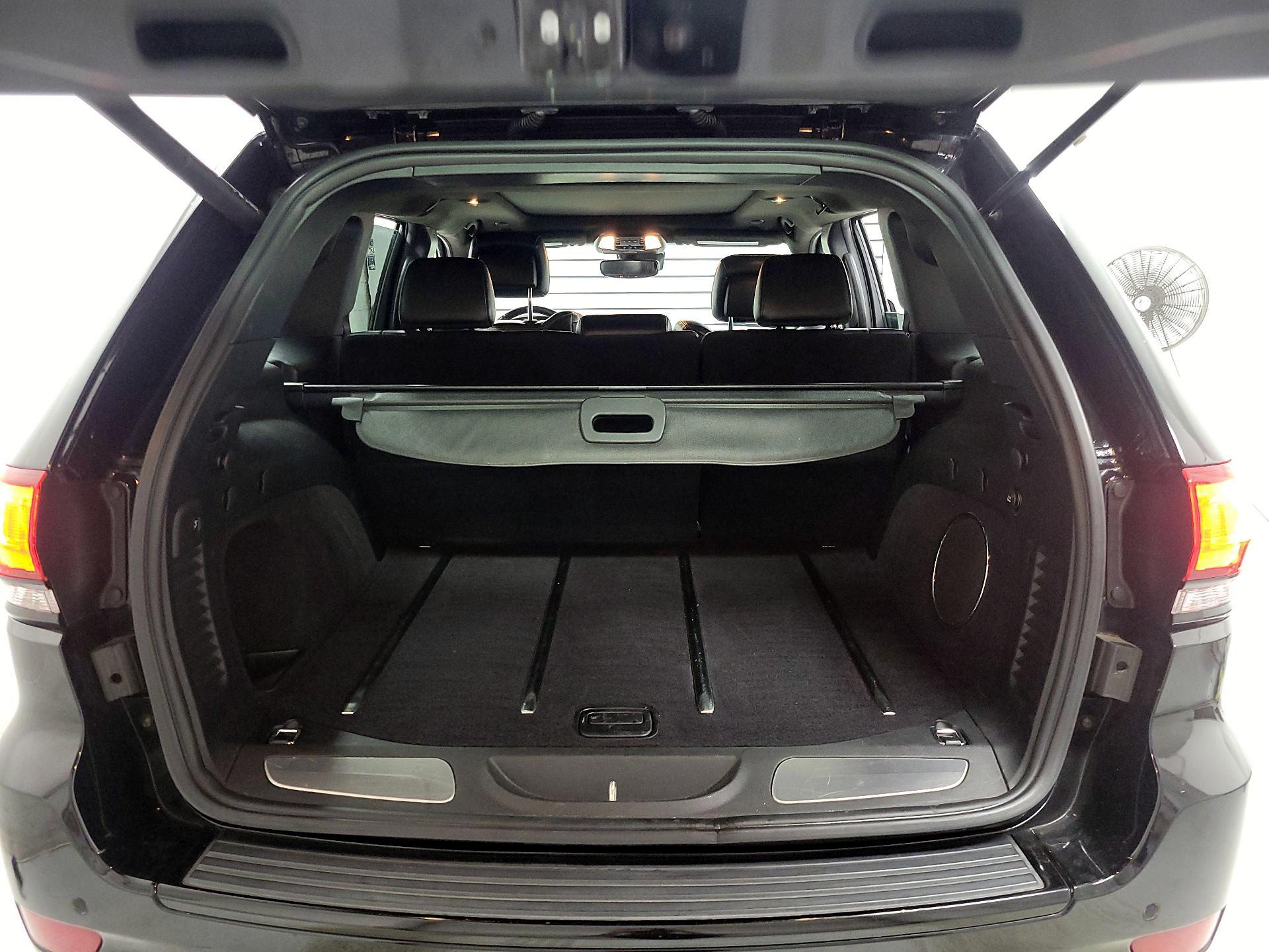 Thumbnail: 2017 Jeep Grand Cherokee - 18