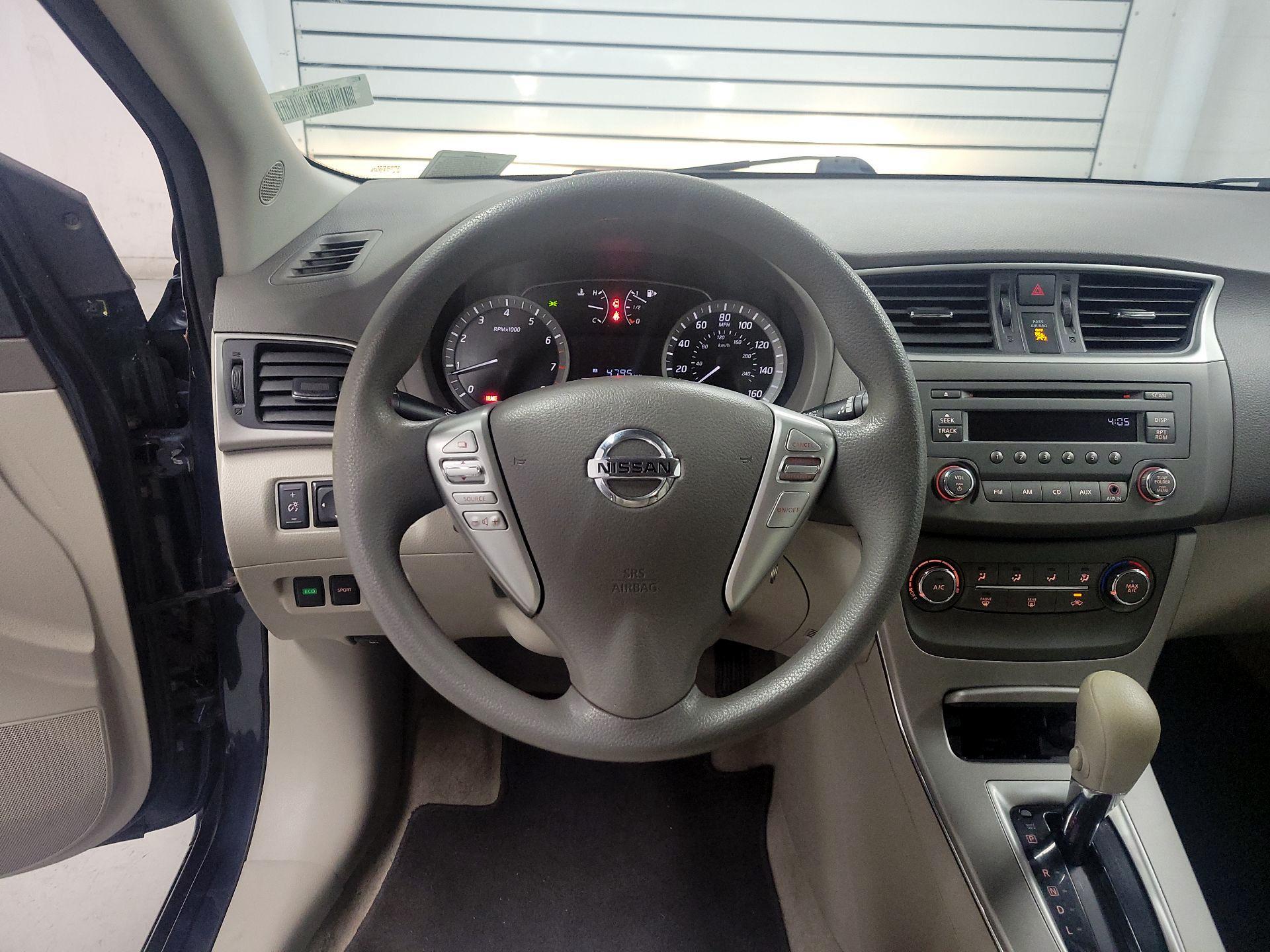 Thumbnail: 2014 Nissan Sentra - 10