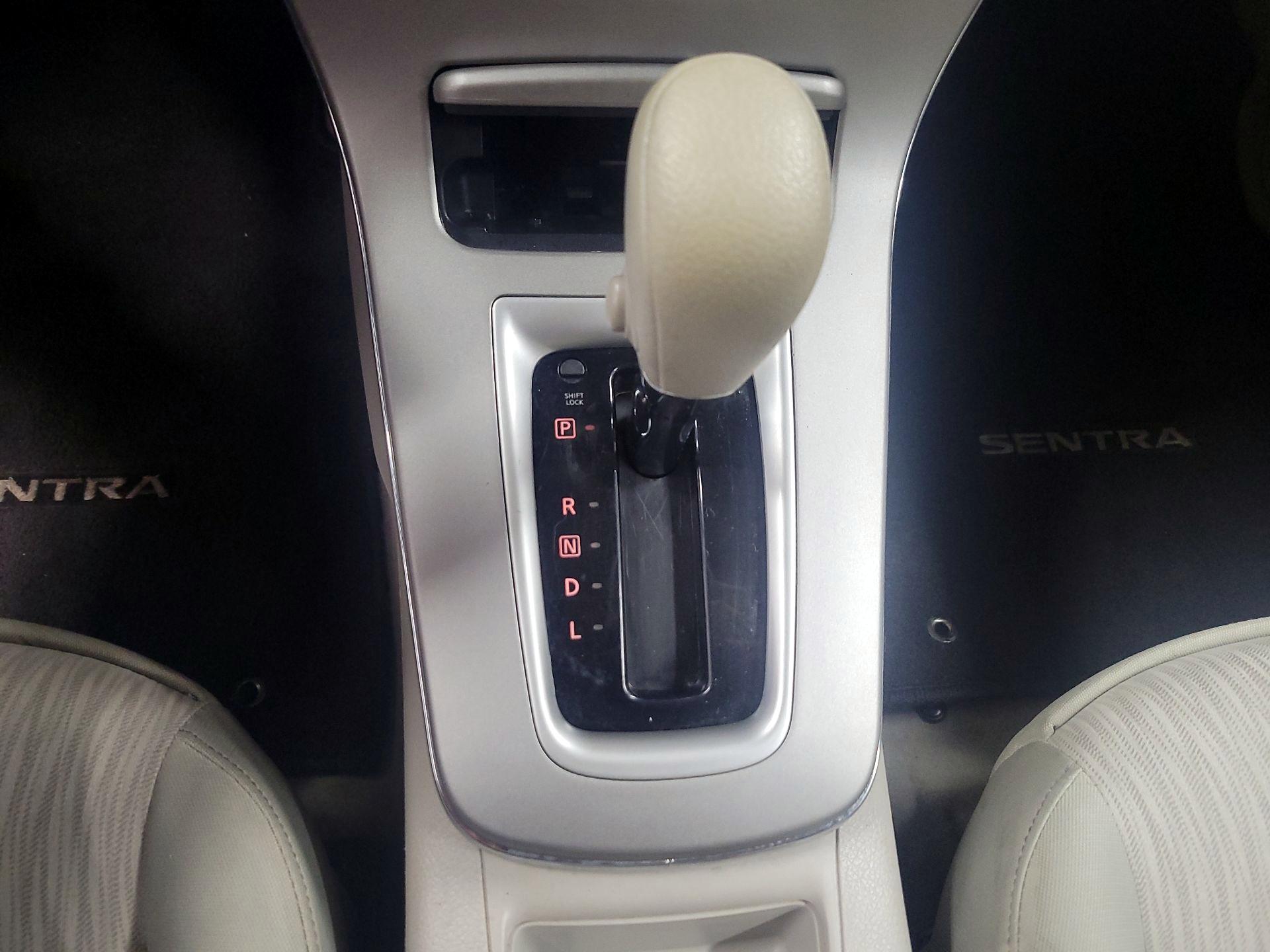 Thumbnail: 2014 Nissan Sentra - 15