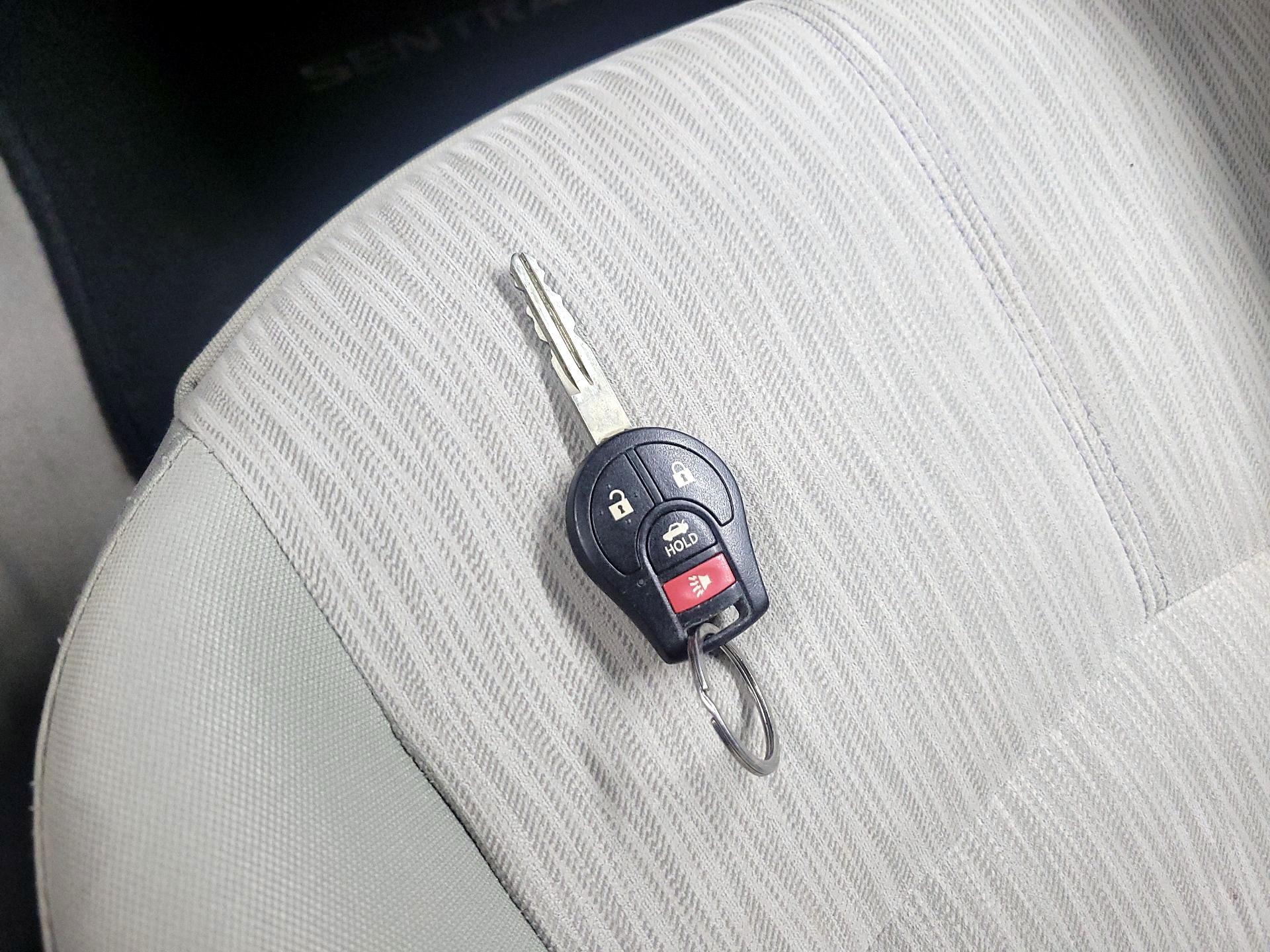 Thumbnail: 2014 Nissan Sentra - 19