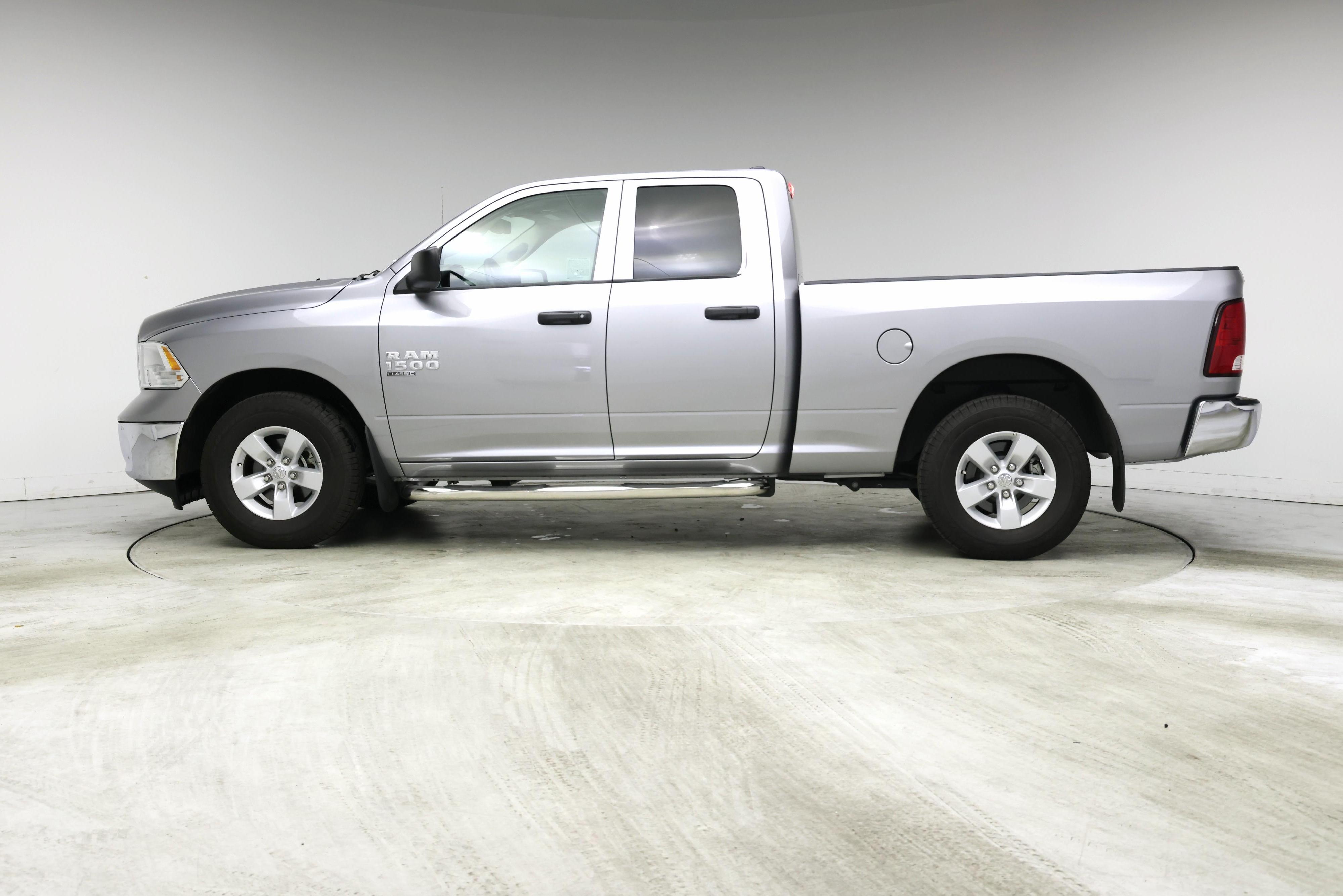 Thumbnail: 2022 RAM 1500 Classic - 3