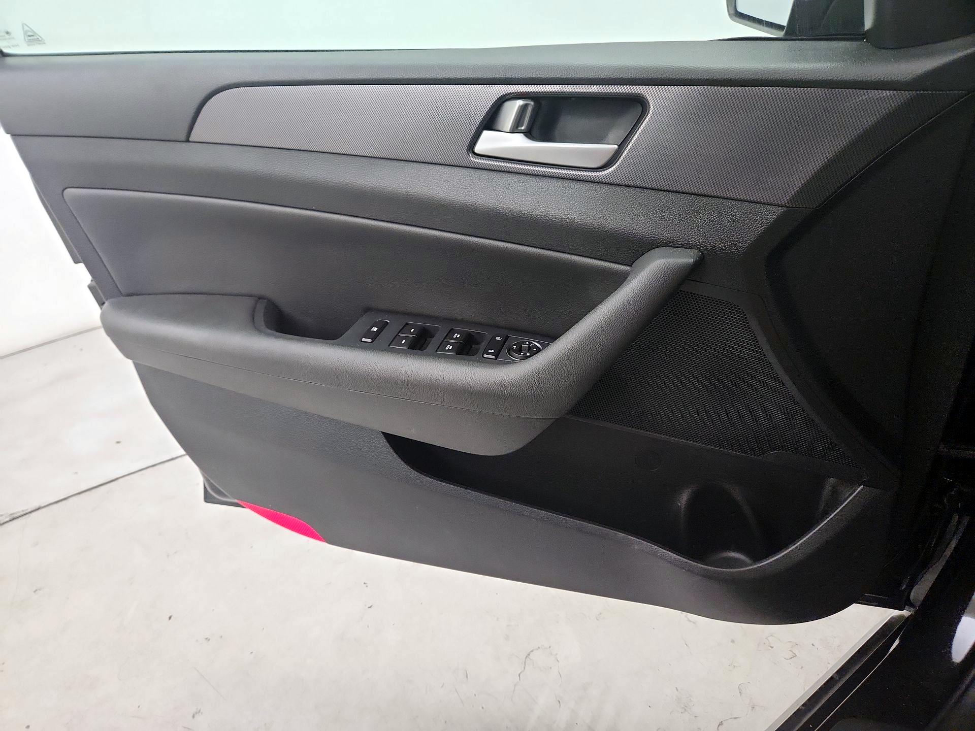 Thumbnail: 2016 Hyundai Sonata - 12