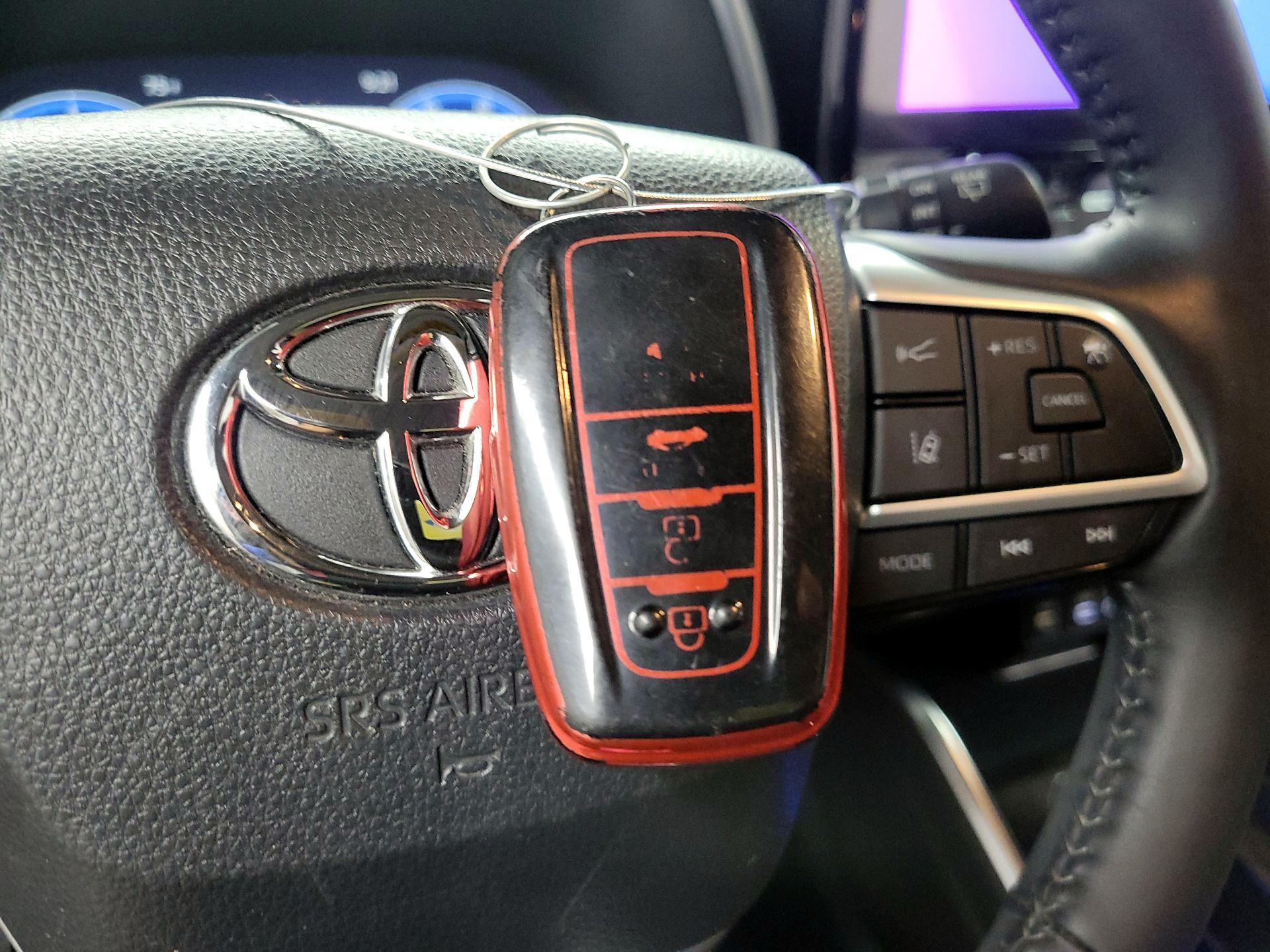 Thumbnail: 2023 Toyota Highlander - 20