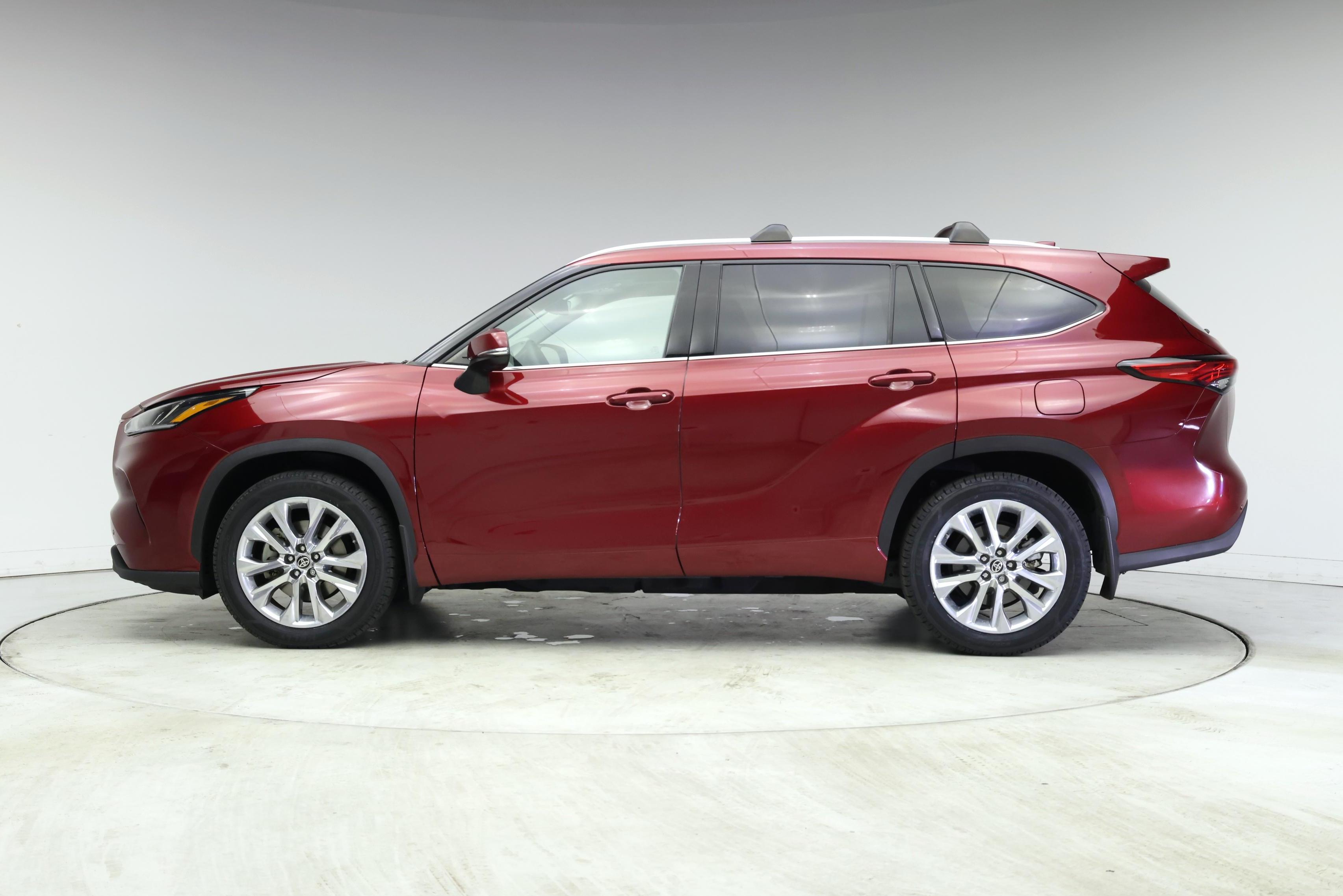 Thumbnail: 2023 Toyota Highlander - 3