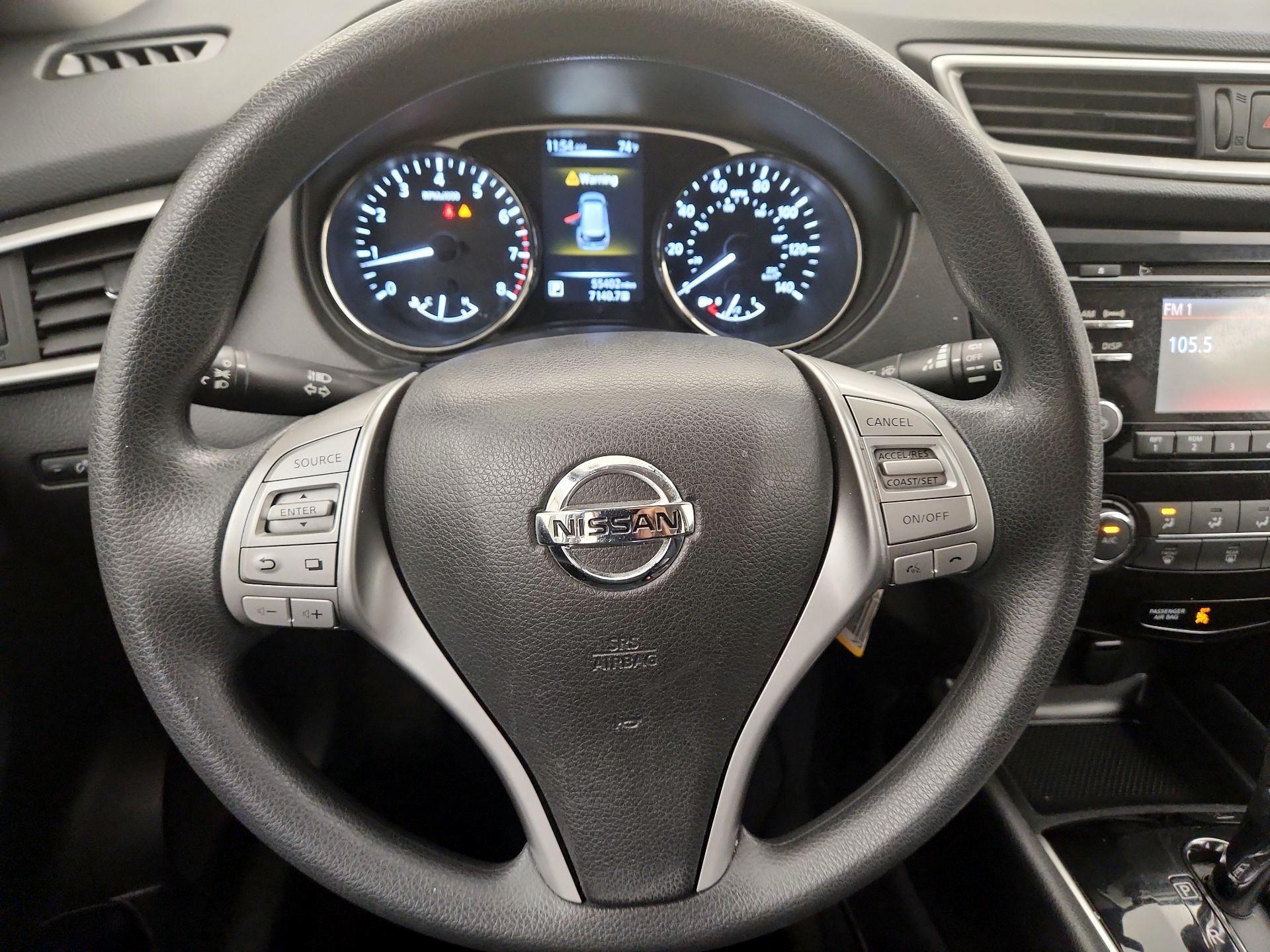 Thumbnail: 2016 Nissan Rogue - 10