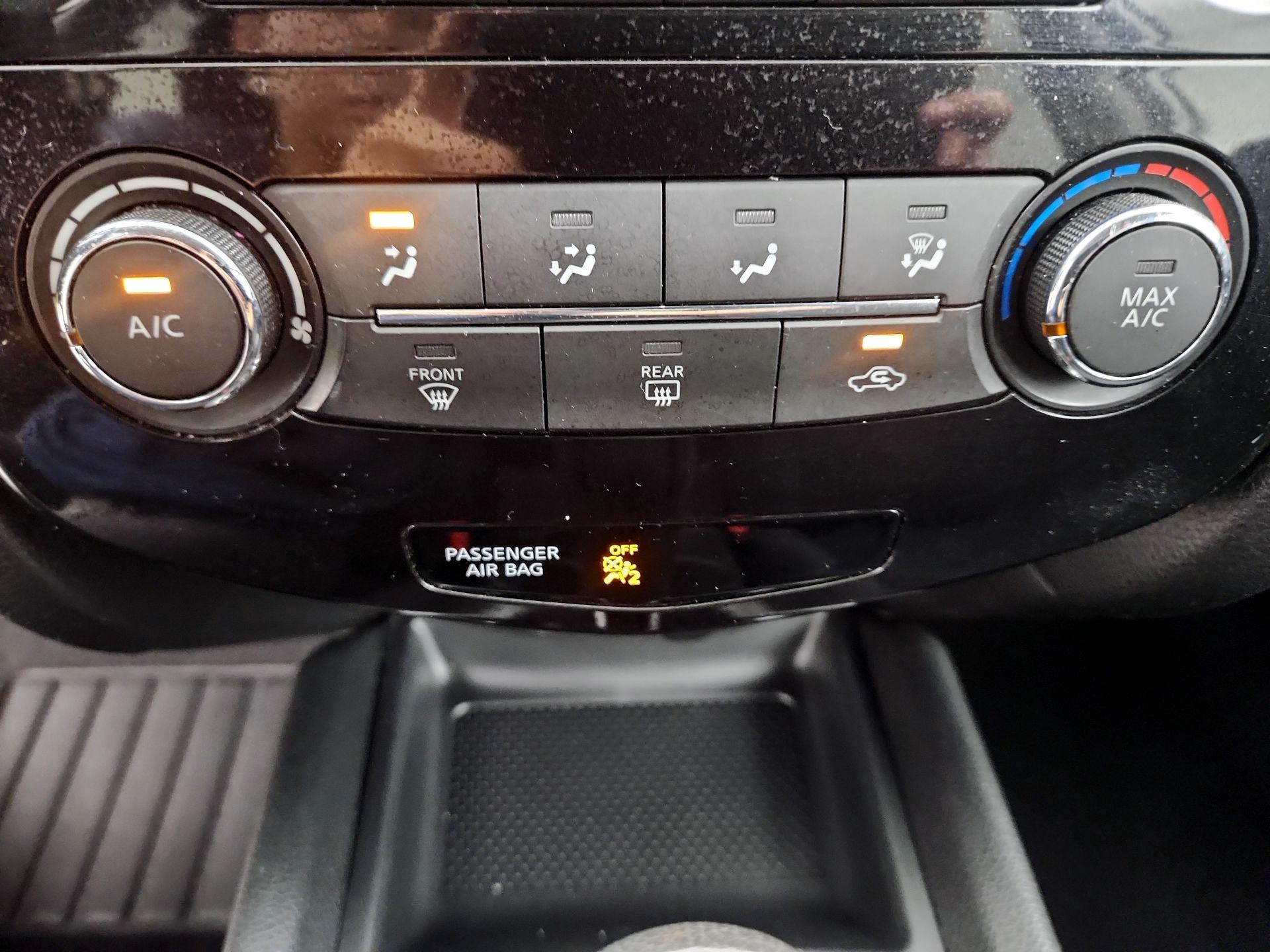 Thumbnail: 2016 Nissan Rogue - 16