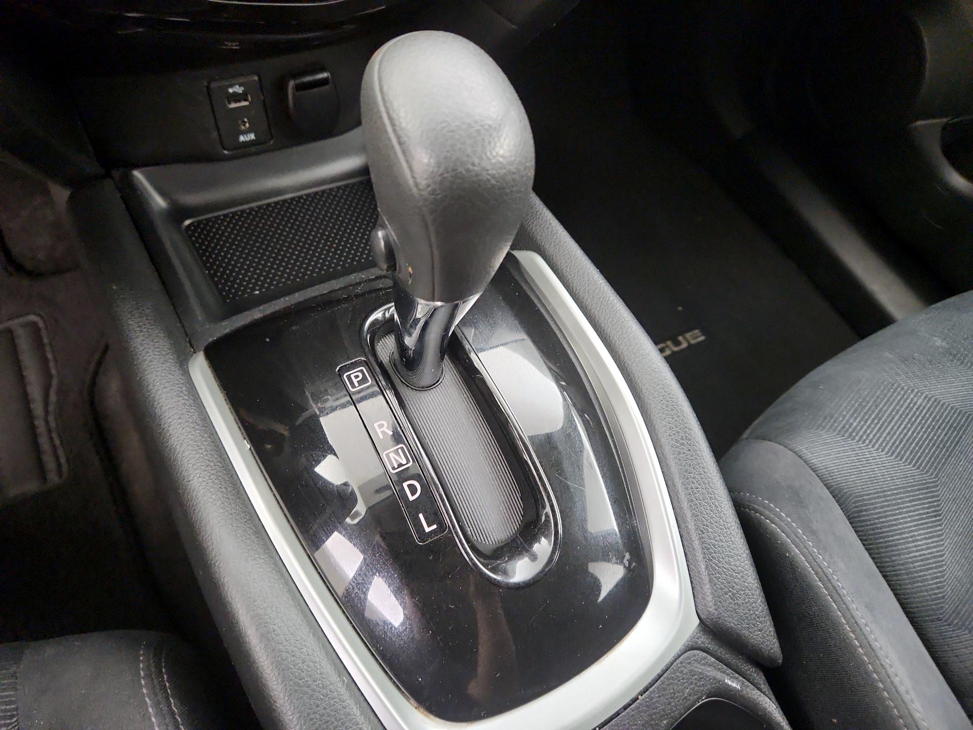 Thumbnail: 2016 Nissan Rogue - 17
