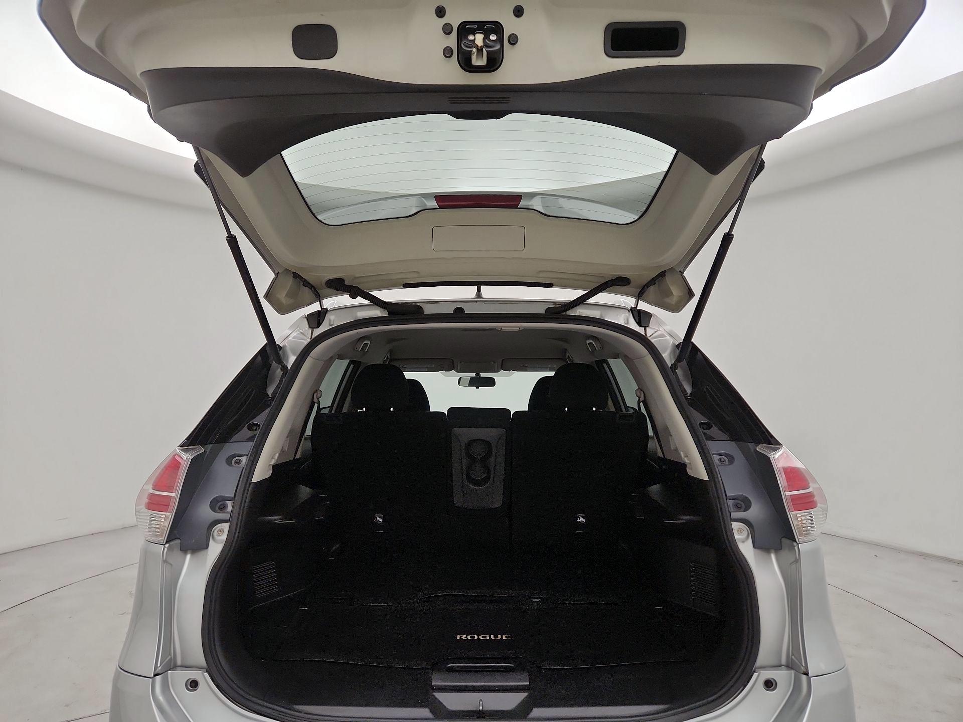 Thumbnail: 2016 Nissan Rogue - 20
