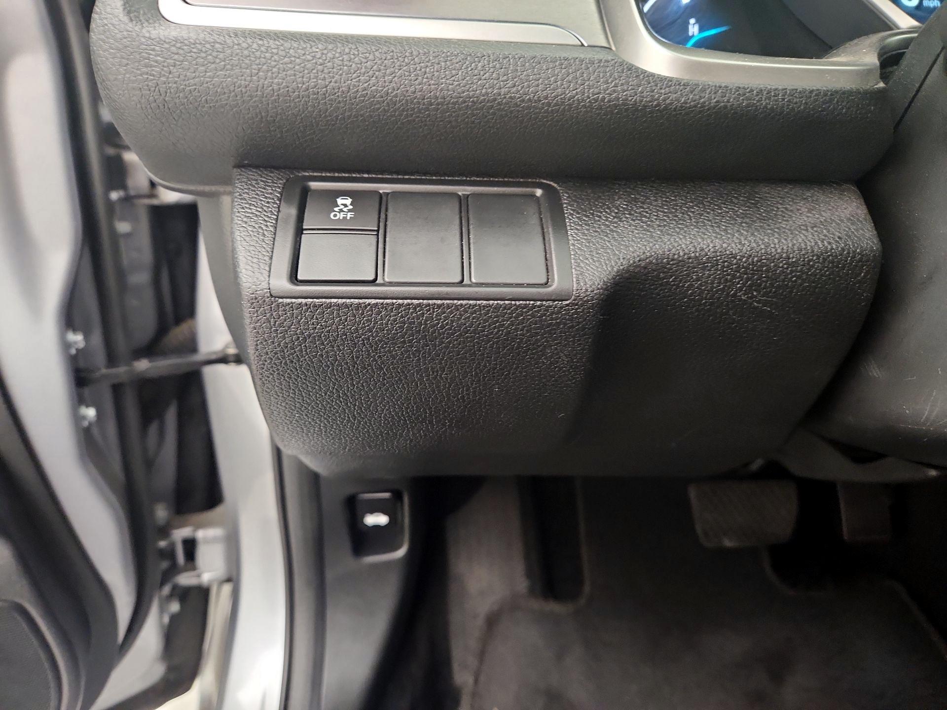 Thumbnail: 2016 Honda Civic - 13