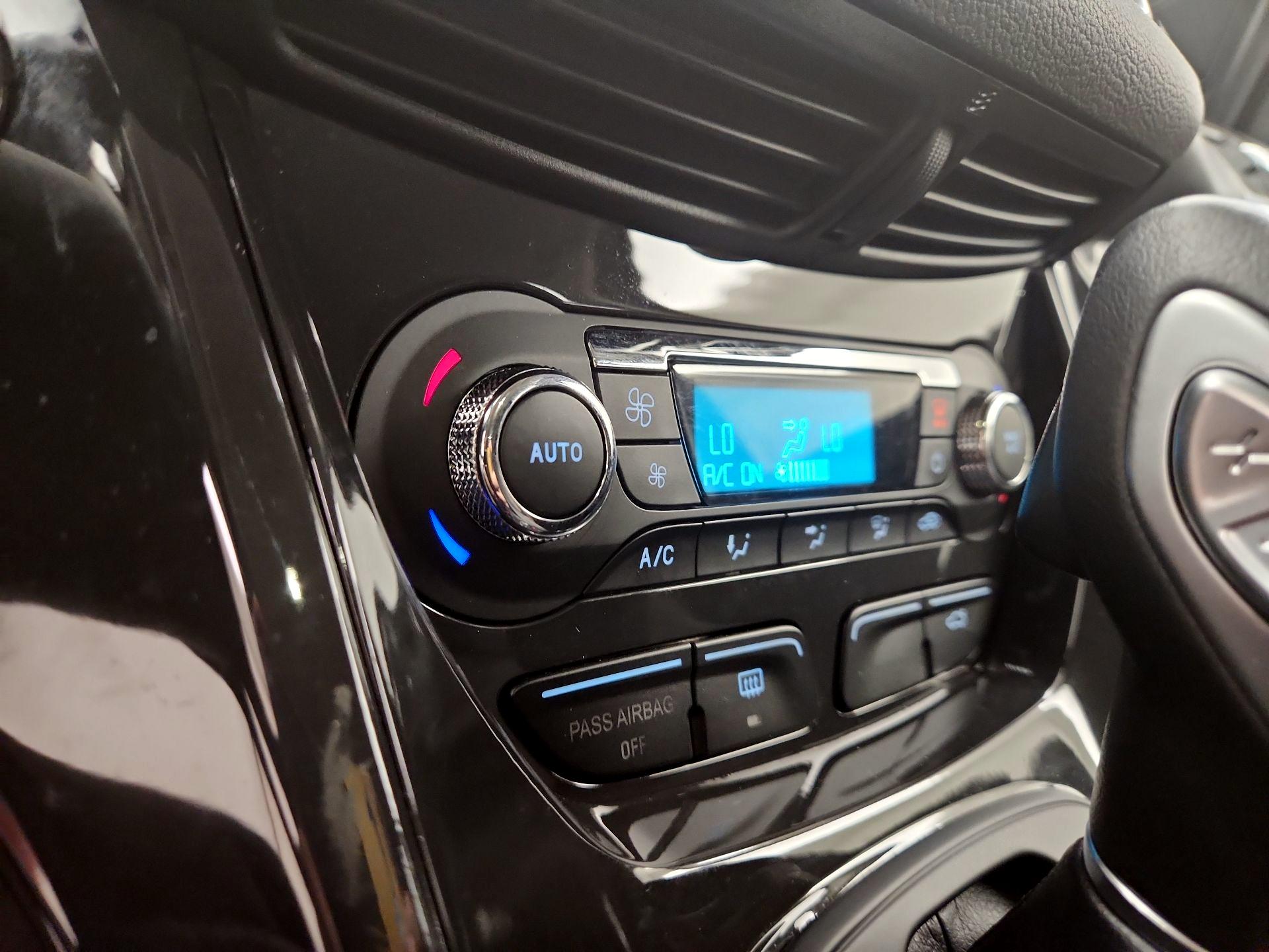 Thumbnail: 2014 Ford Escape - 16