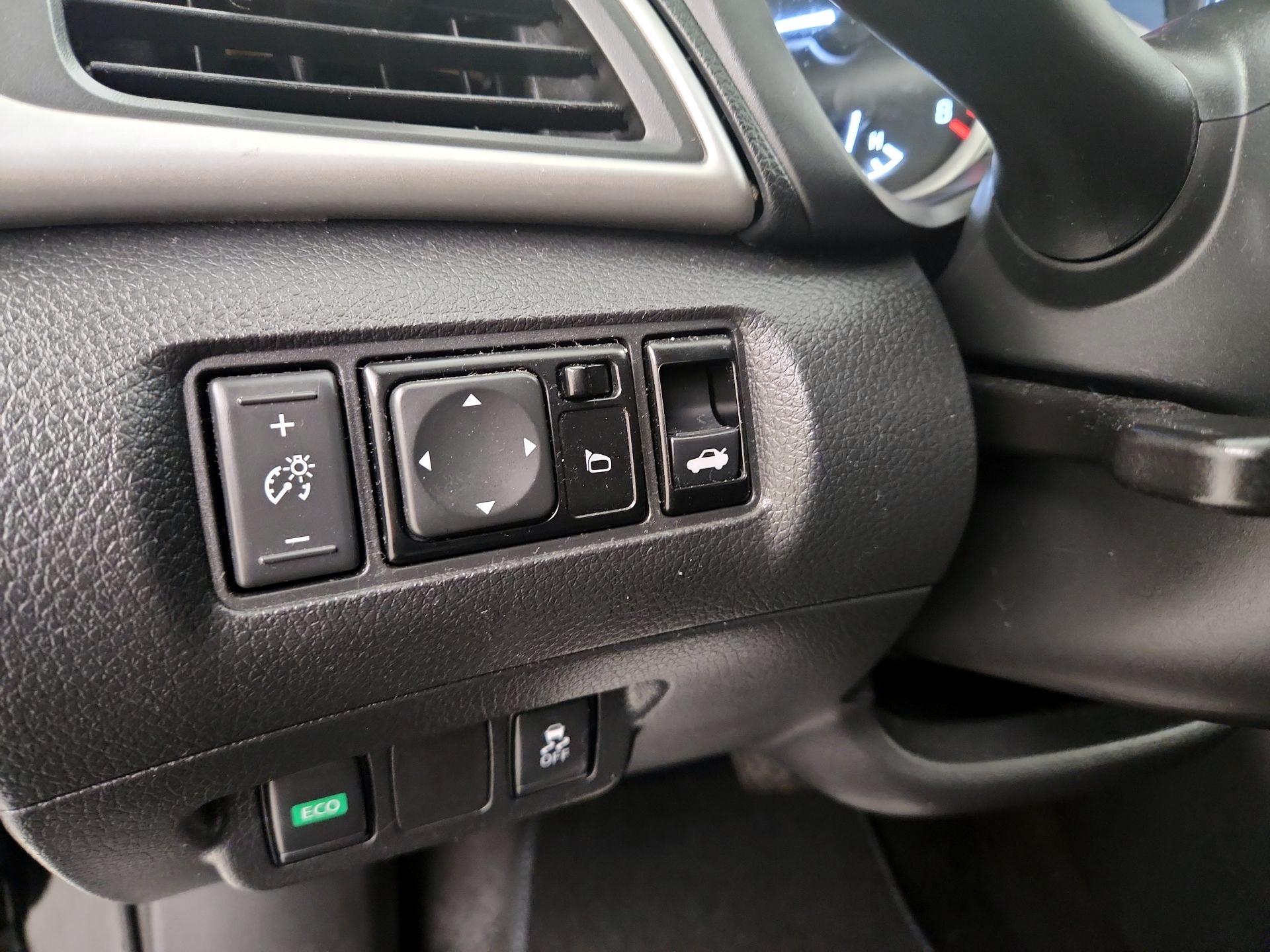 Thumbnail: 2019 Nissan Sentra - 13