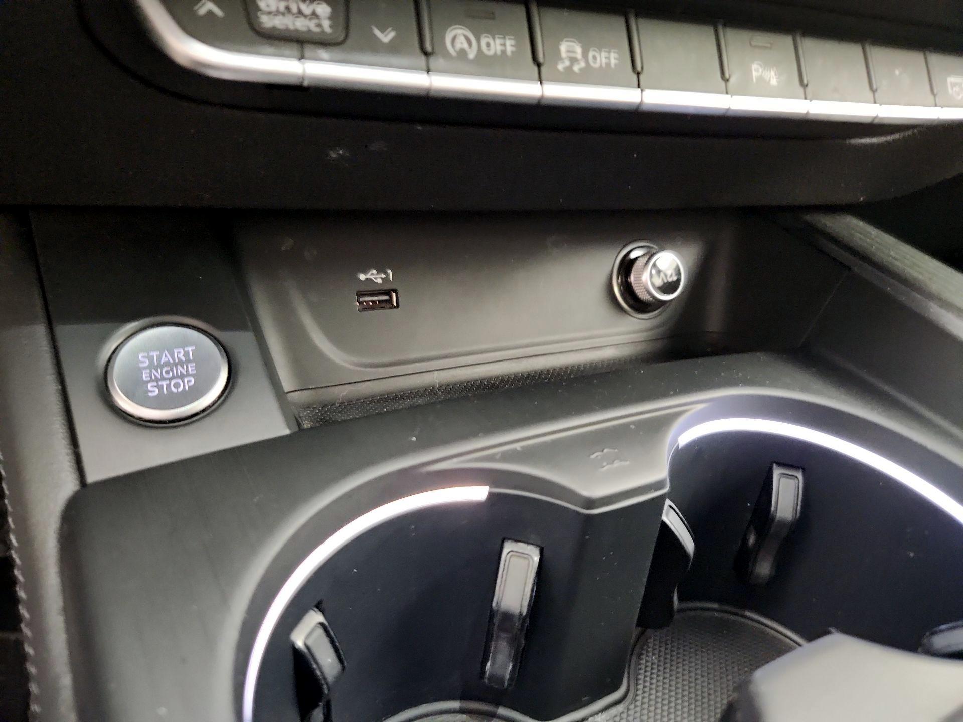 Thumbnail: 2019 Audi A4 - 19