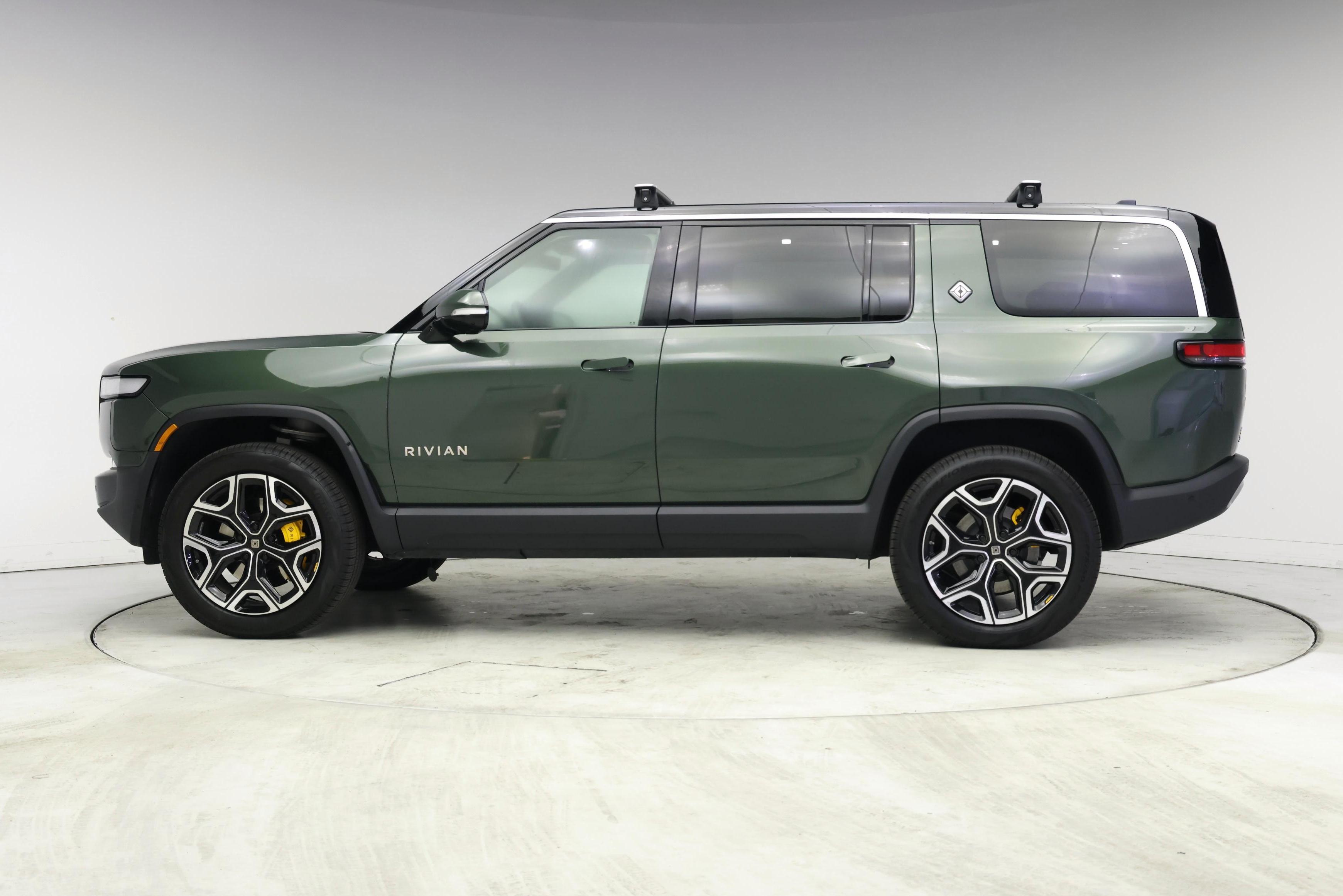 Thumbnail: 2022 Rivian R1S - 3