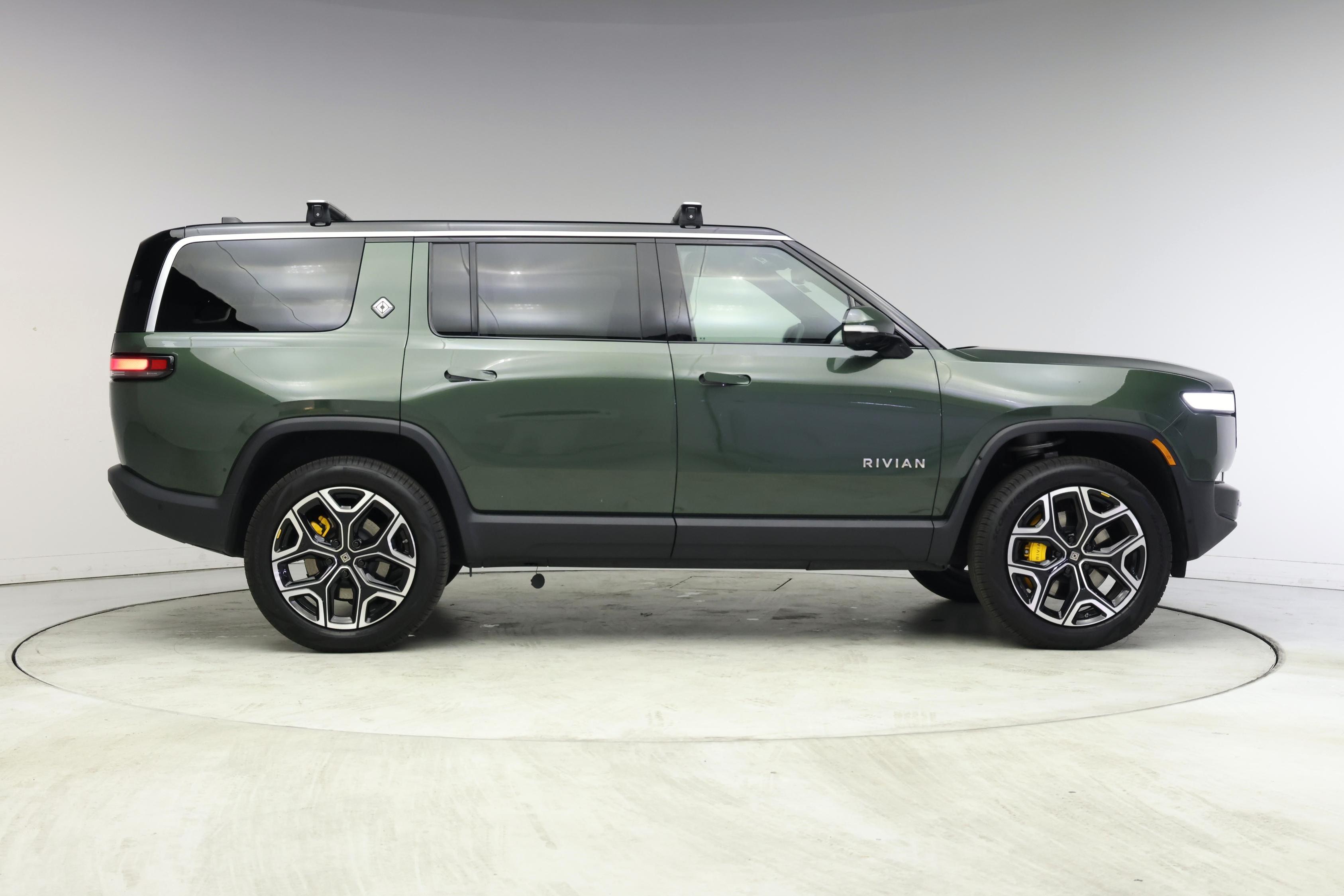 Thumbnail: 2022 Rivian R1S - 7