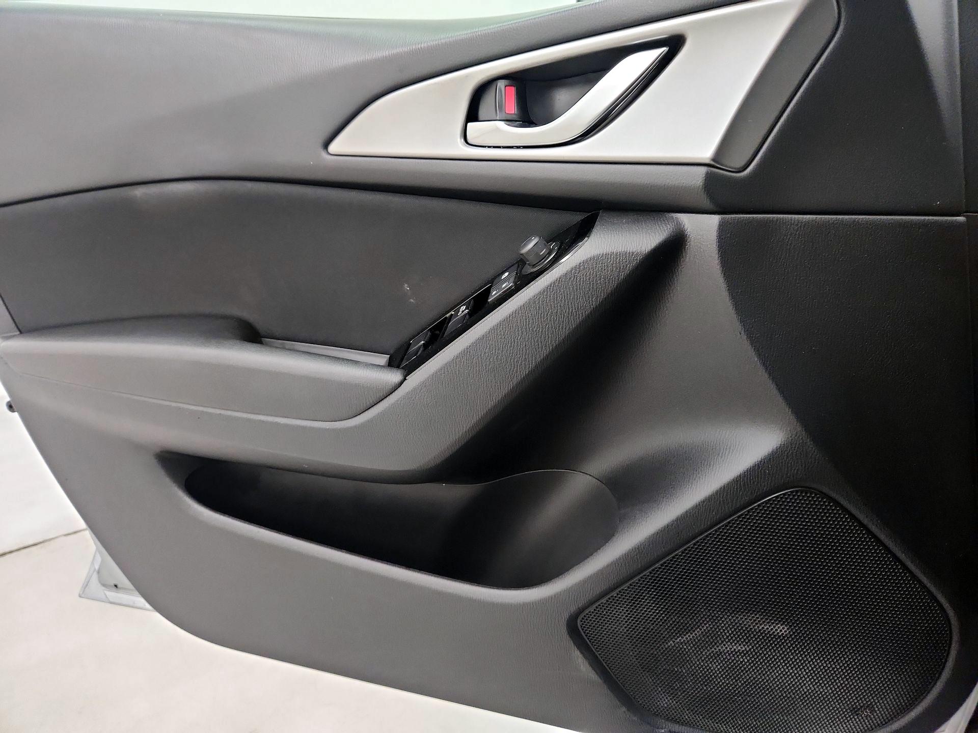Thumbnail: 2018 Mazda Mazda3 - 12