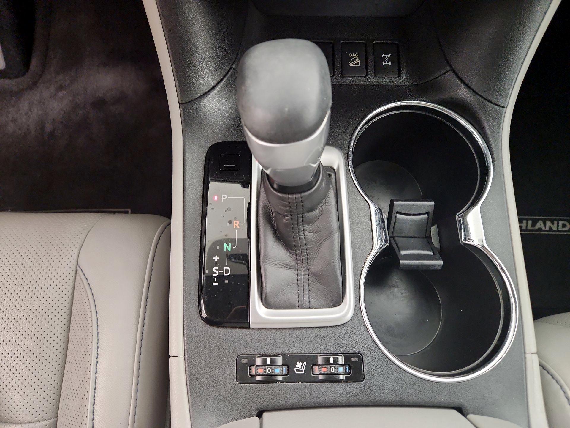 Thumbnail: 2014 Toyota Highlander - 17