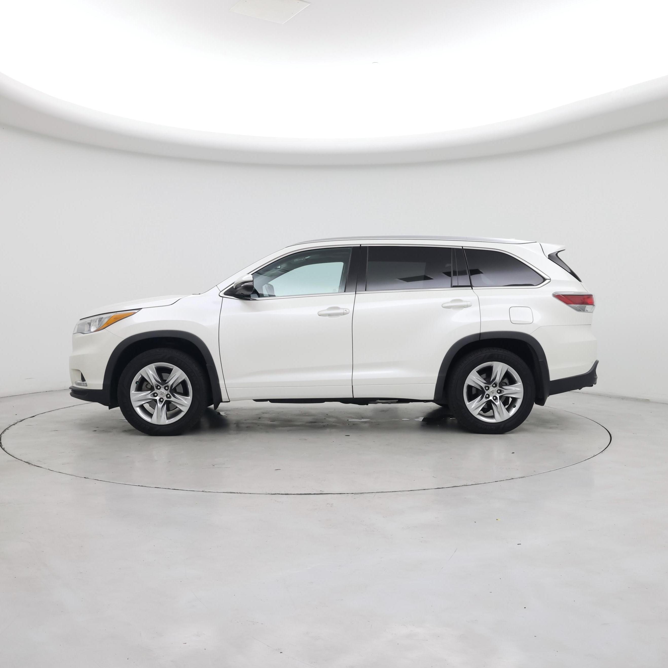 Thumbnail: 2014 Toyota Highlander - 3