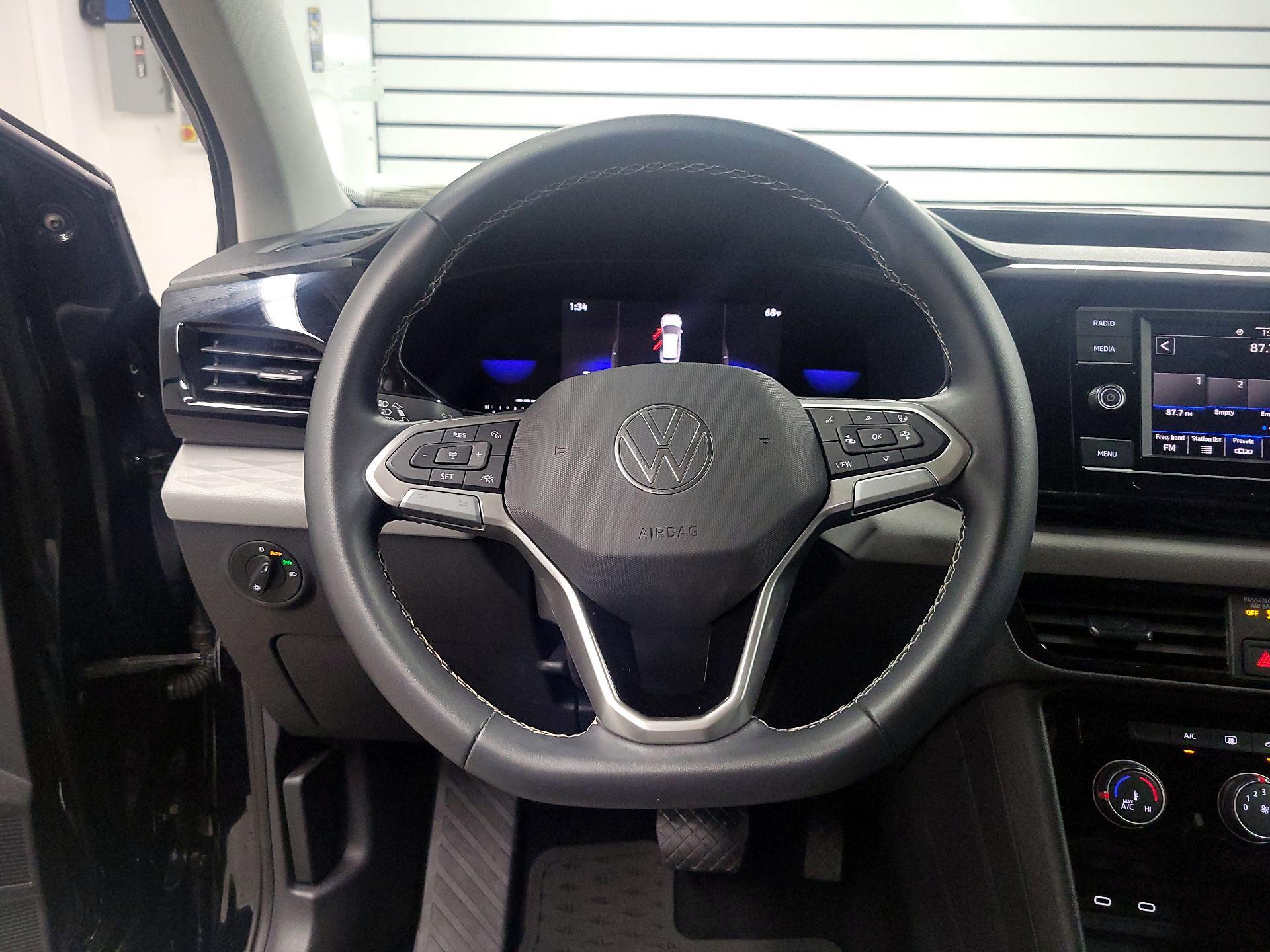 Thumbnail: 2023 Volkswagen Taos - 10