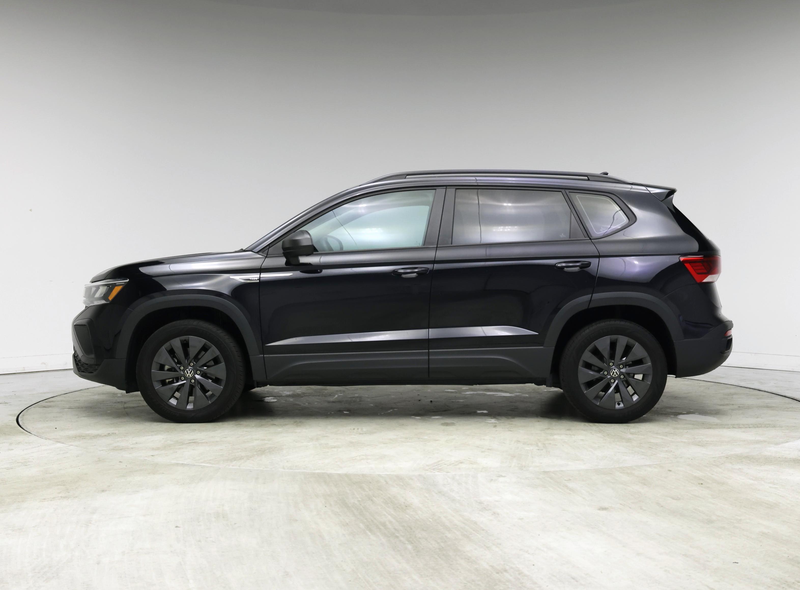Thumbnail: 2023 Volkswagen Taos - 3