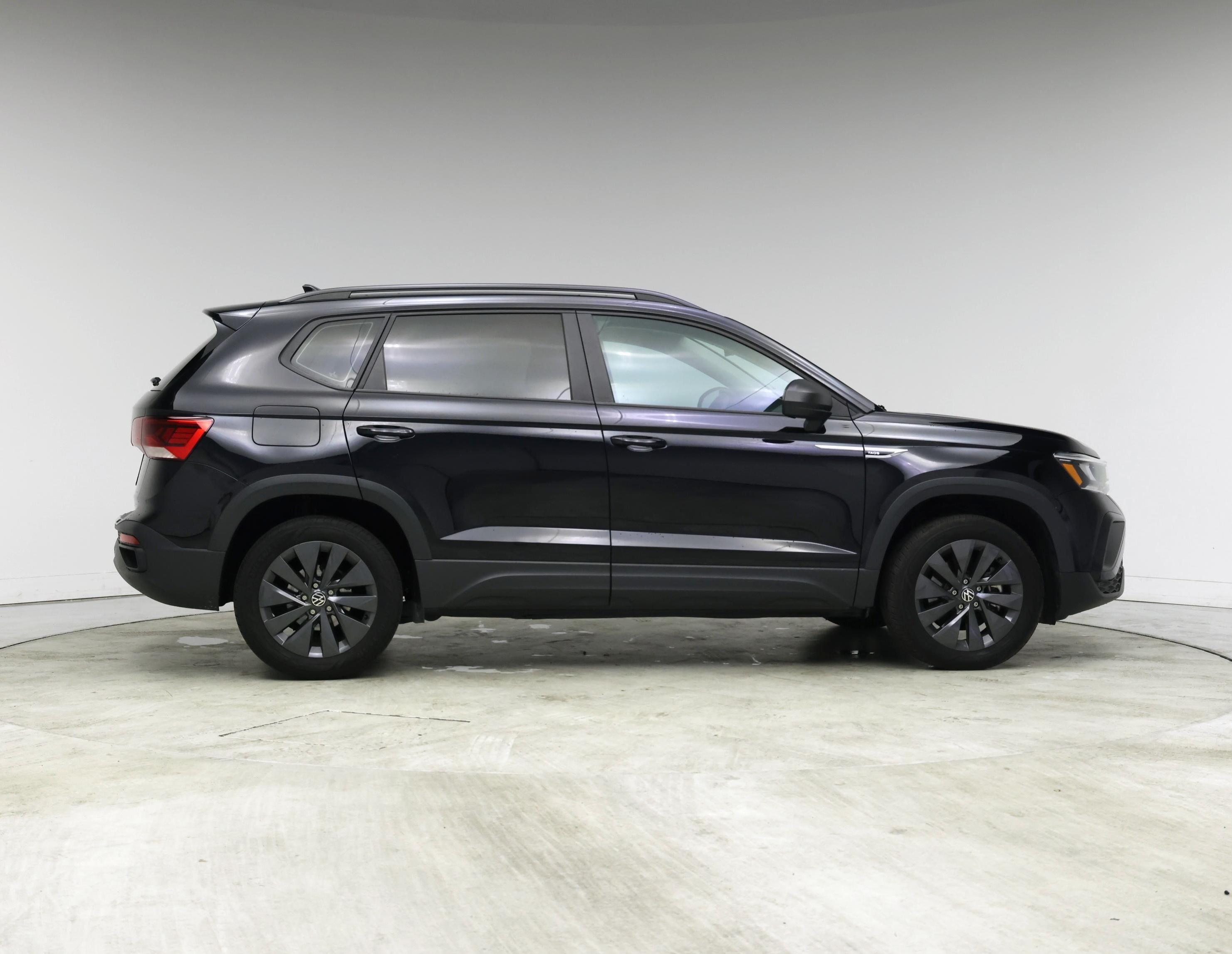 Thumbnail: 2023 Volkswagen Taos - 7