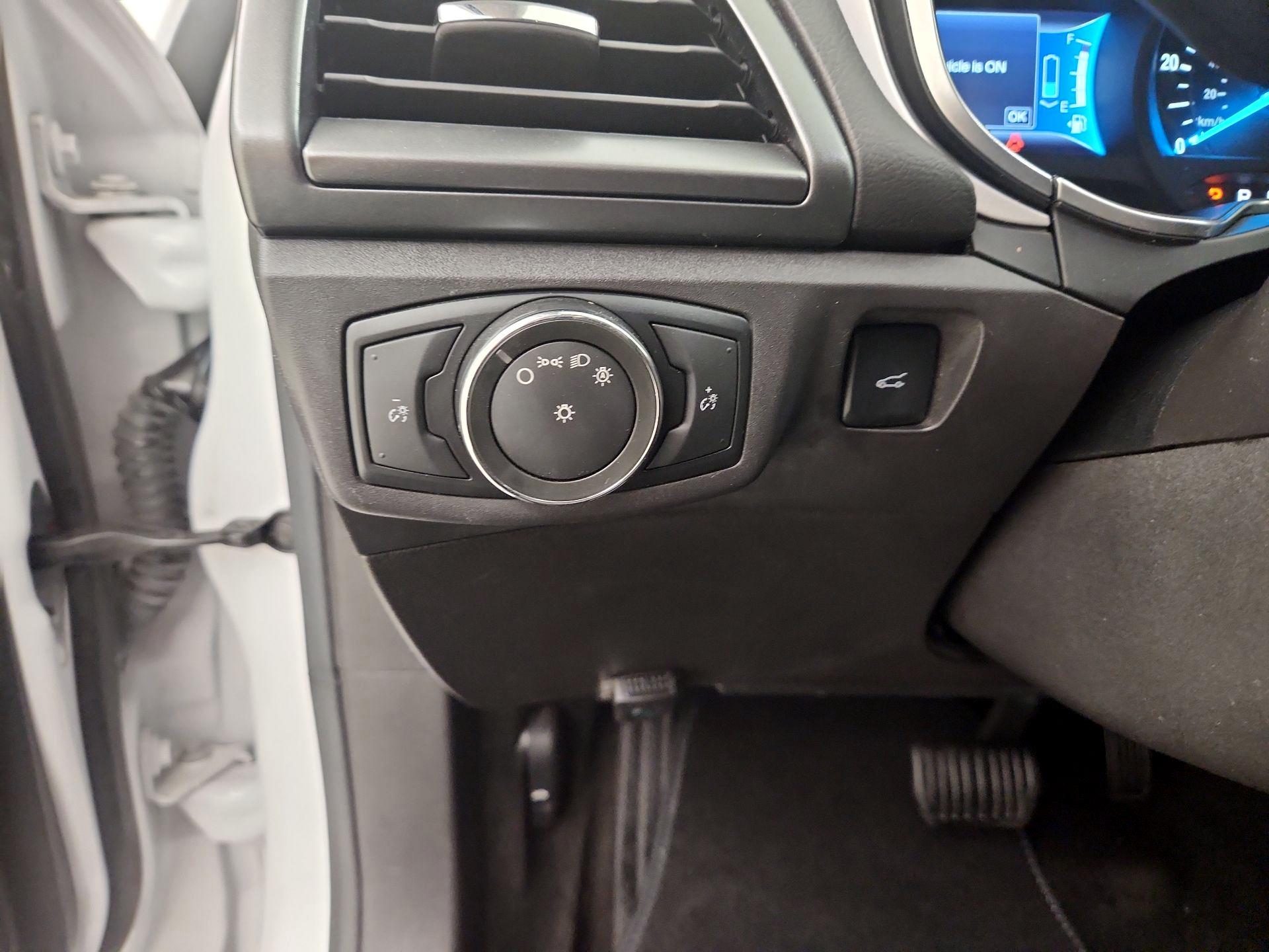 Thumbnail: 2016 Ford Fusion - 13