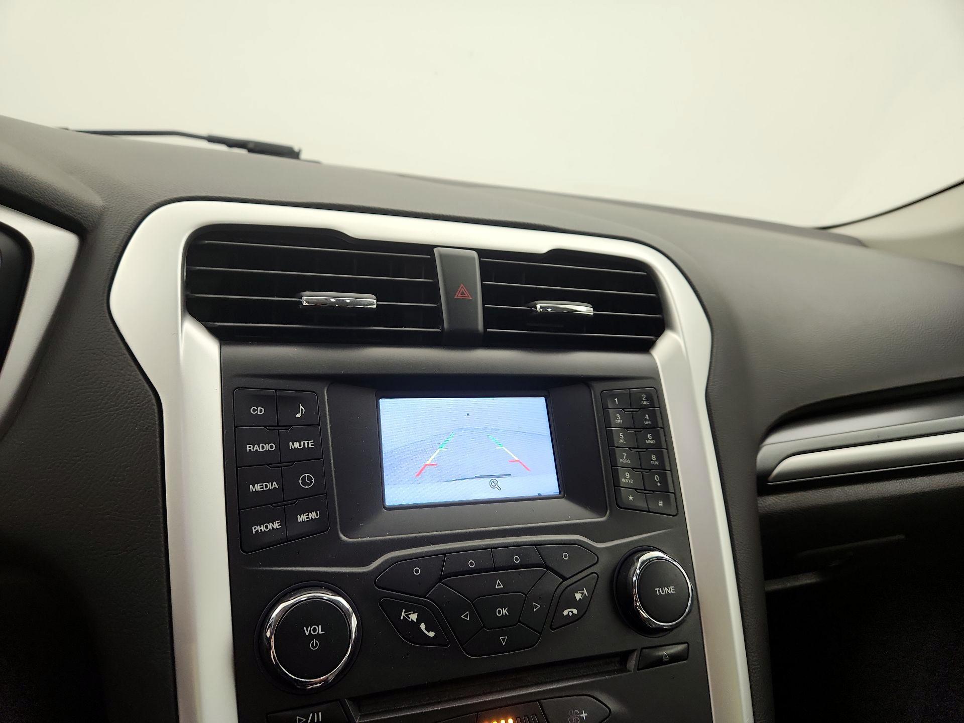 Thumbnail: 2016 Ford Fusion - 14