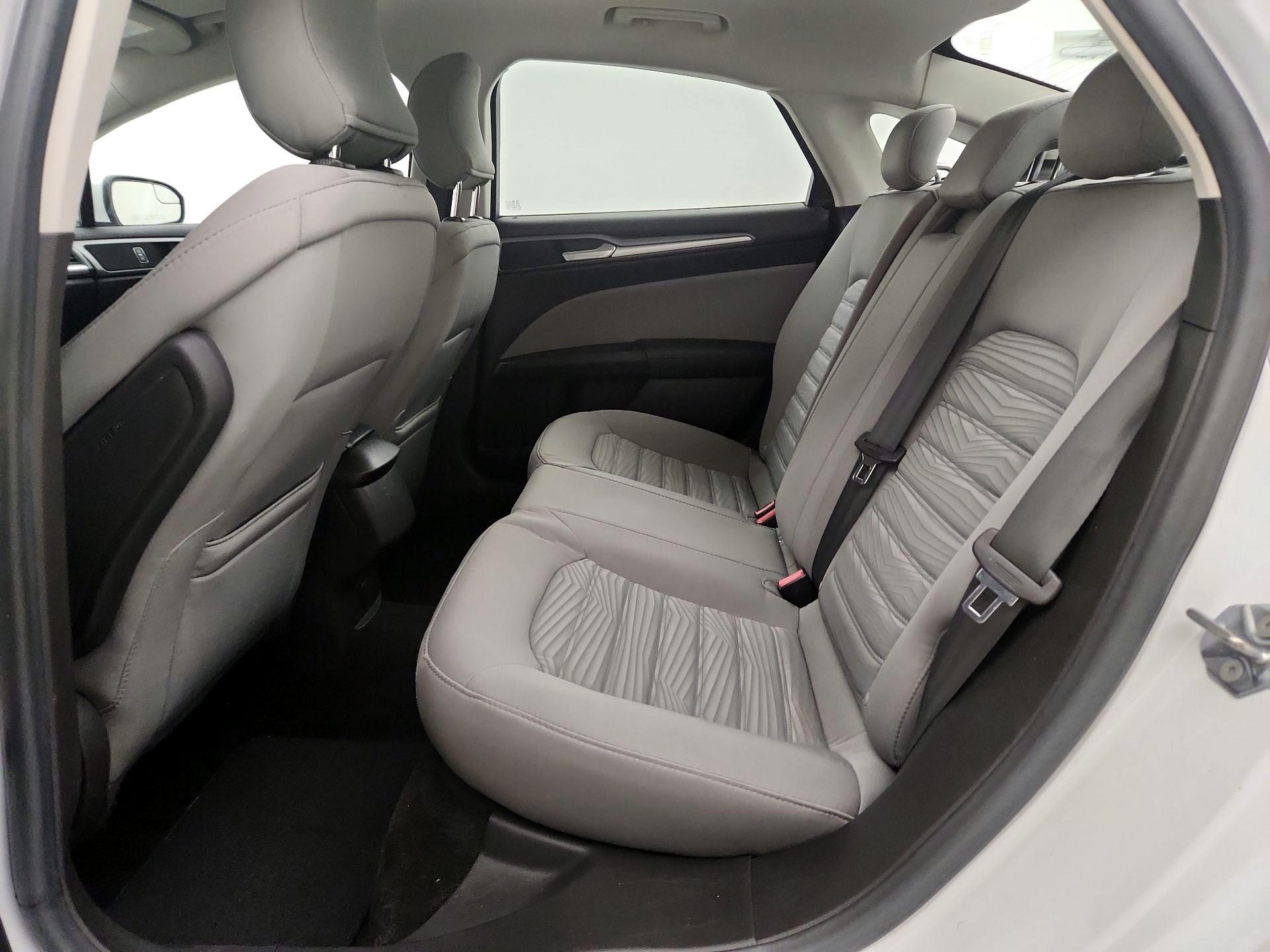 Thumbnail: 2016 Ford Fusion - 19