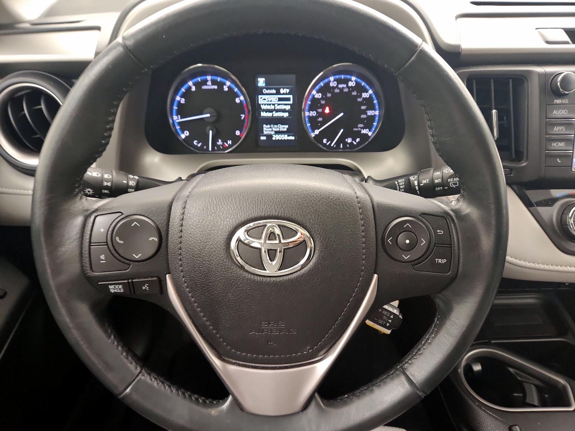Thumbnail: 2016 Toyota RAV4 - 10