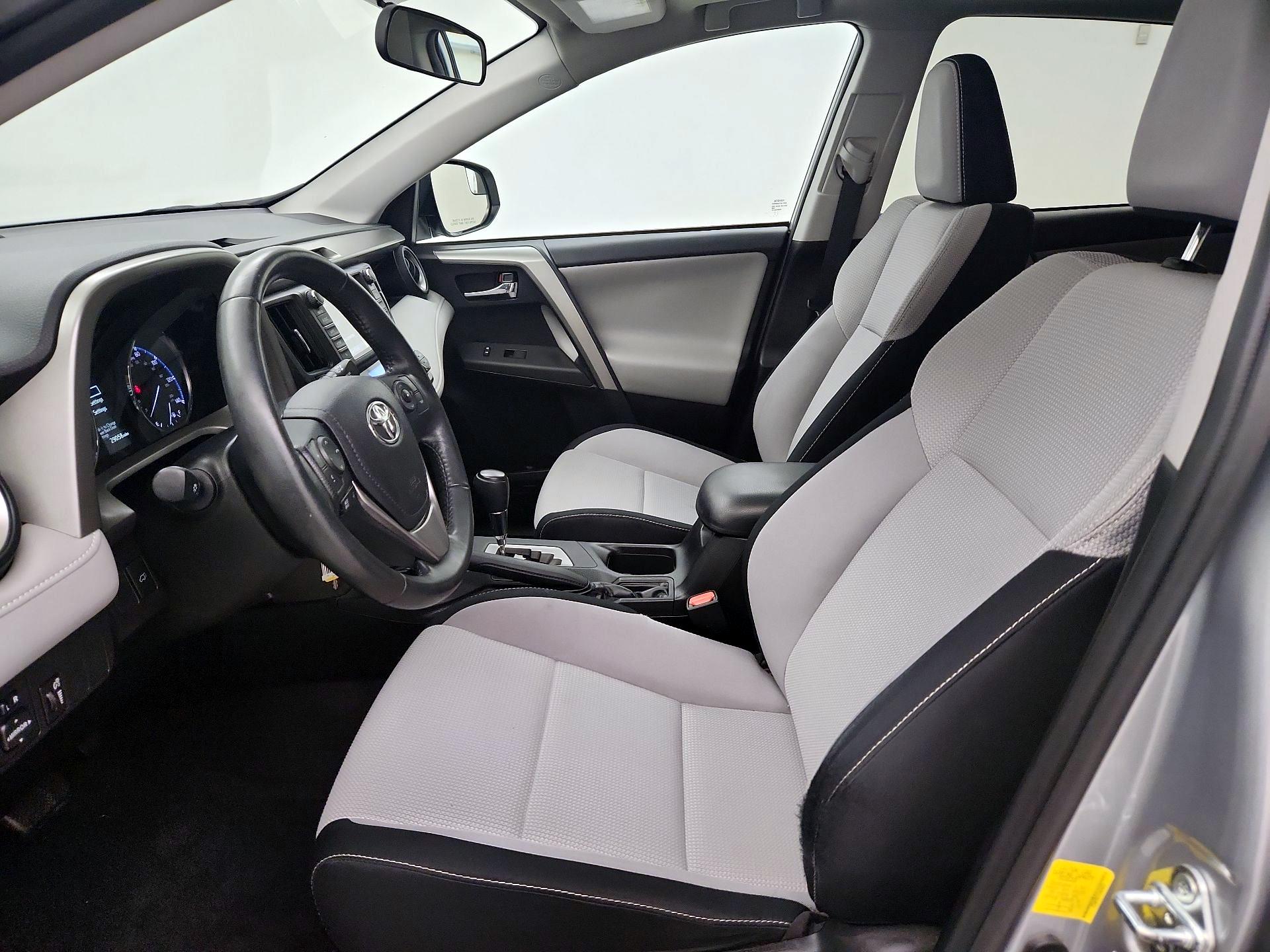 Thumbnail: 2016 Toyota RAV4 - 11
