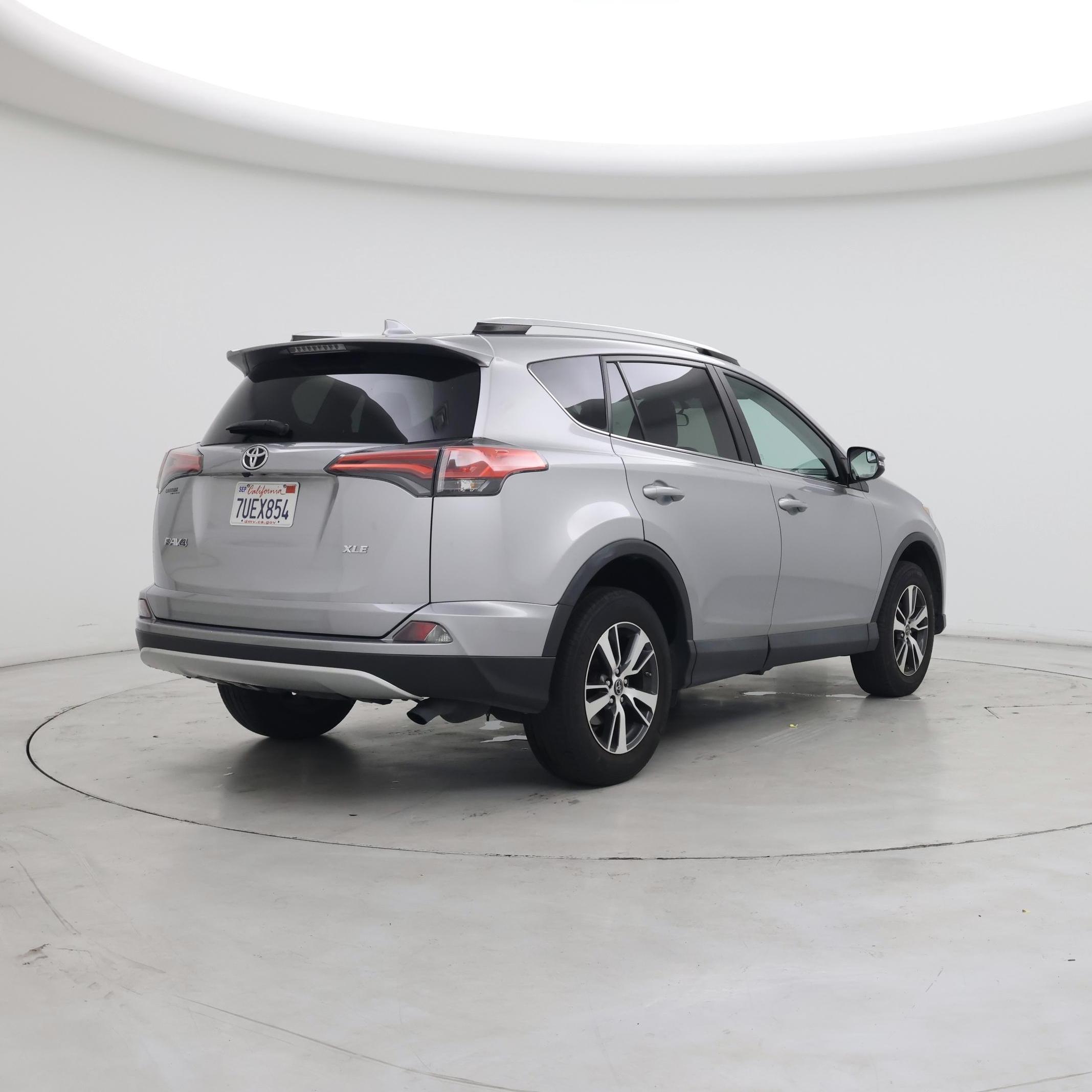 Thumbnail: 2016 Toyota RAV4 - 8