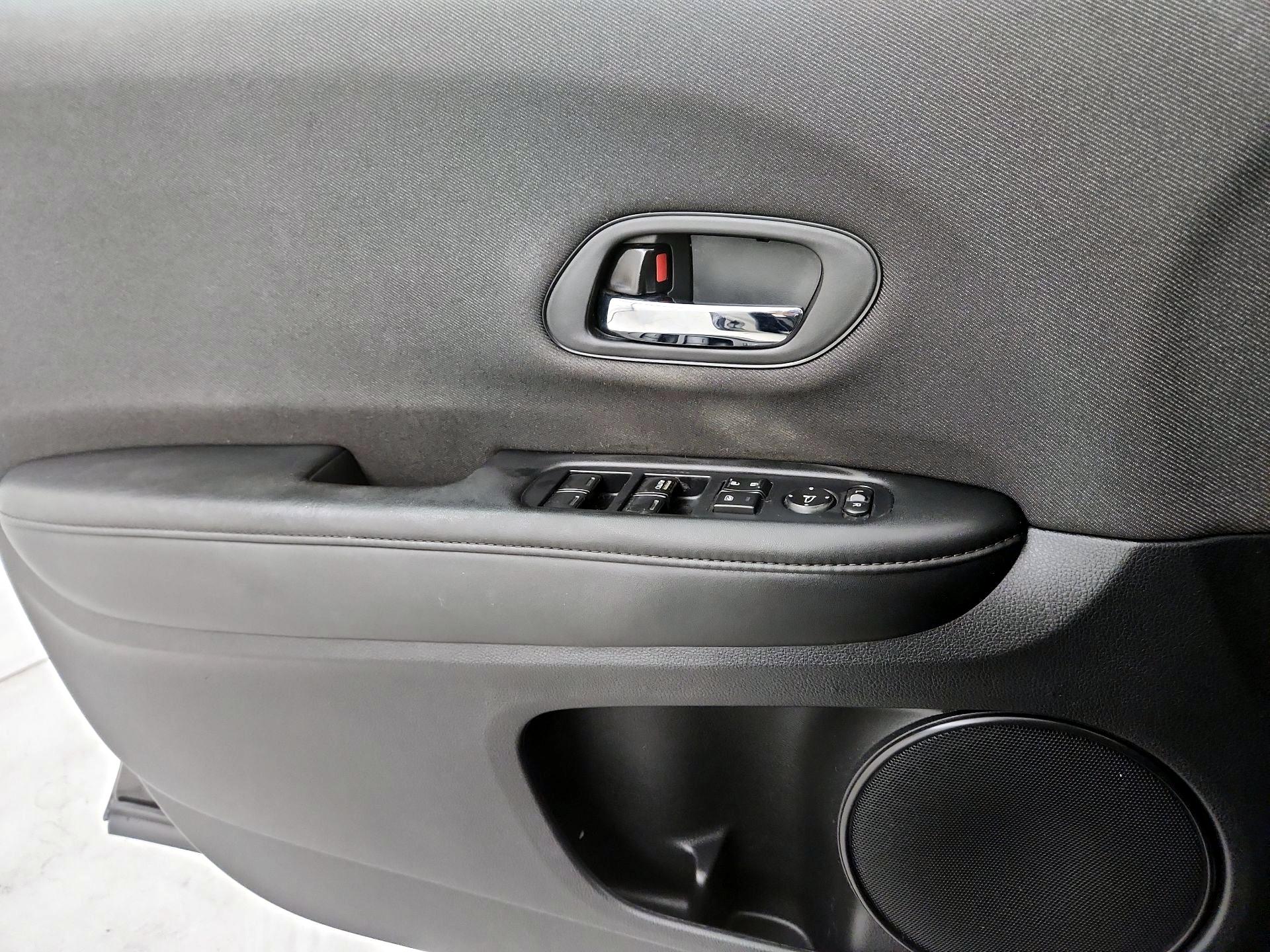 Thumbnail: 2019 Honda HR-V - 12