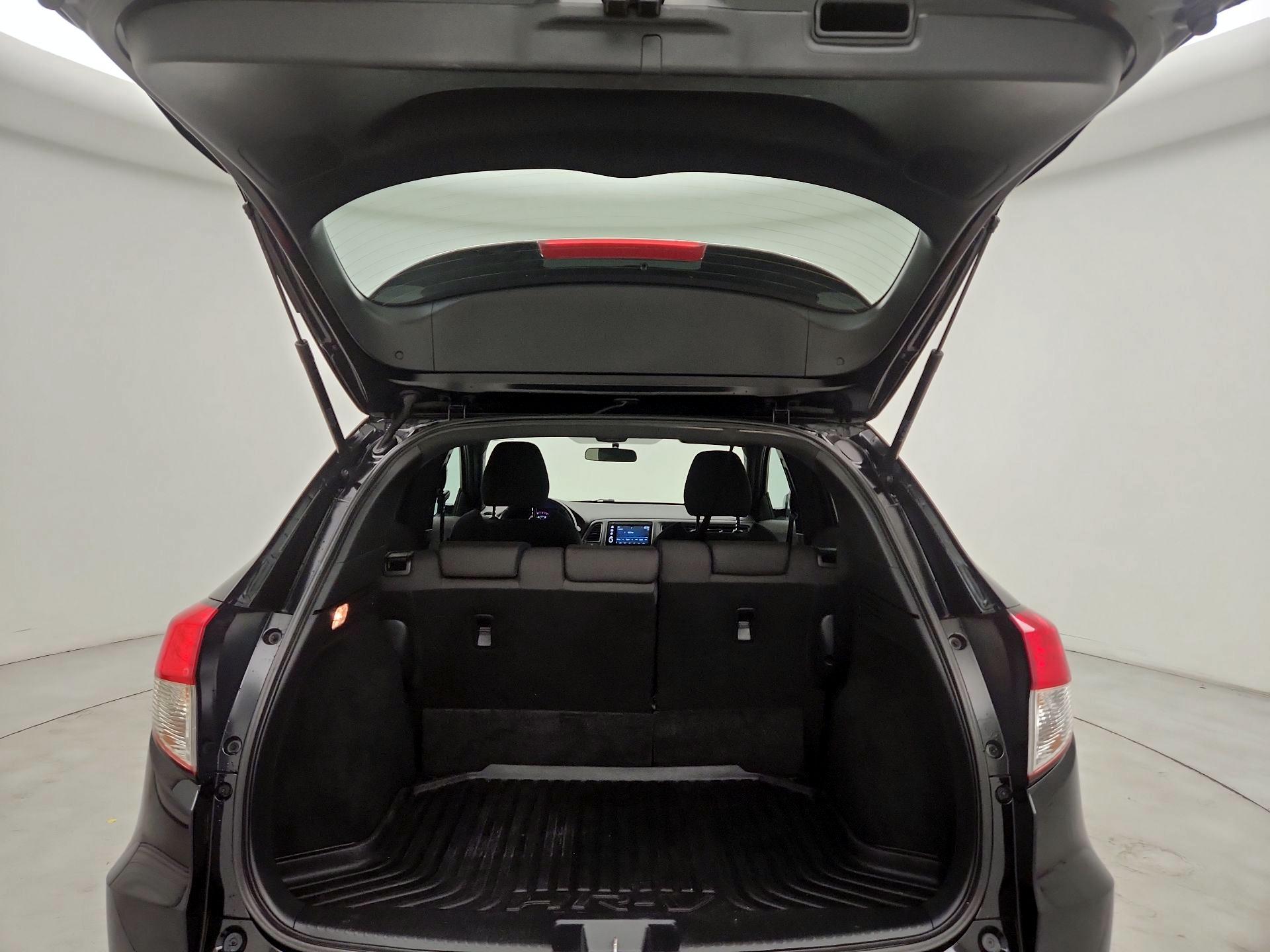 Thumbnail: 2019 Honda HR-V - 19
