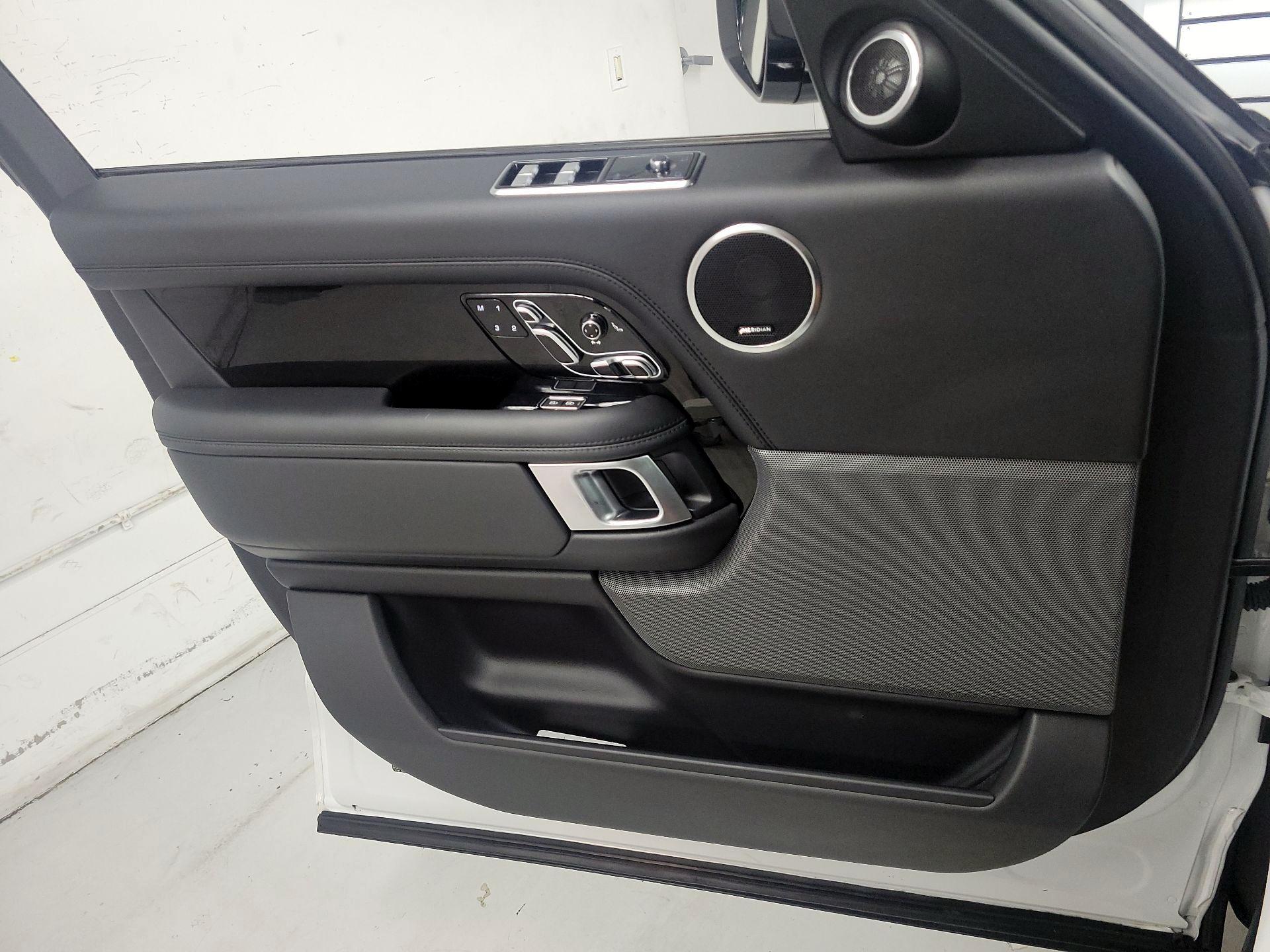 Thumbnail: 2021 Land Rover Range Rover - 12