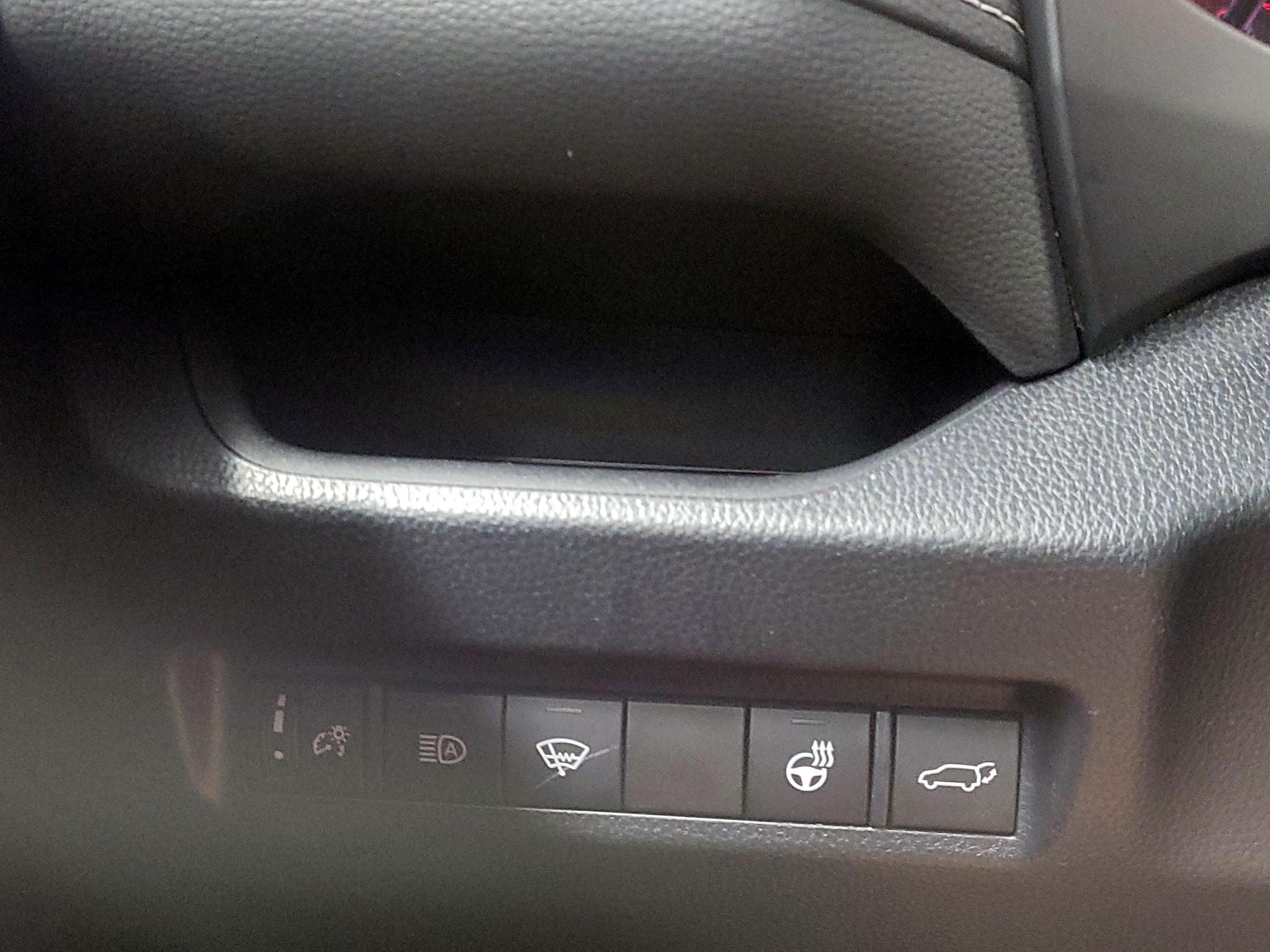 Thumbnail: 2020 Toyota RAV4 - 13