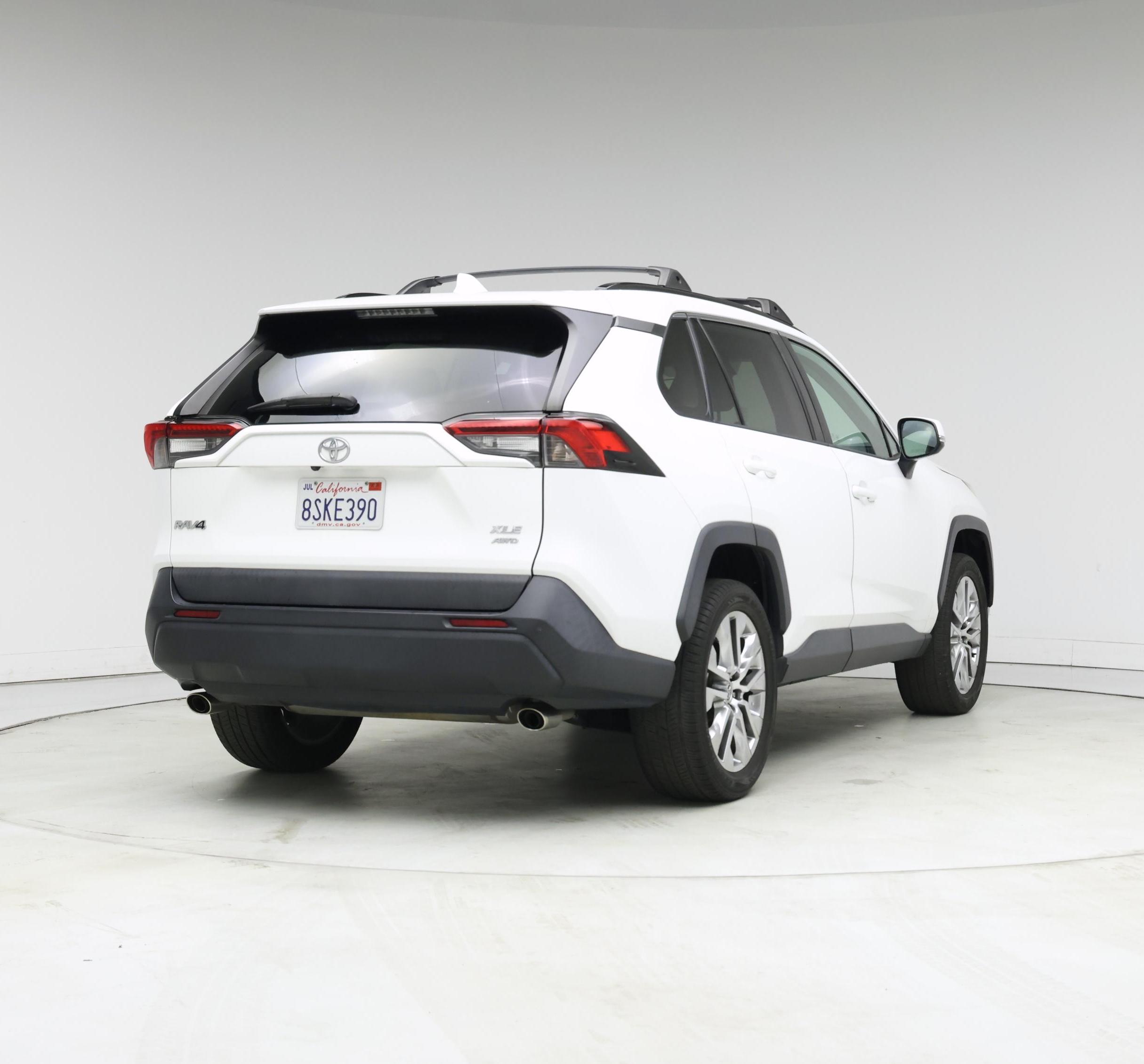 Thumbnail: 2020 Toyota RAV4 - 8