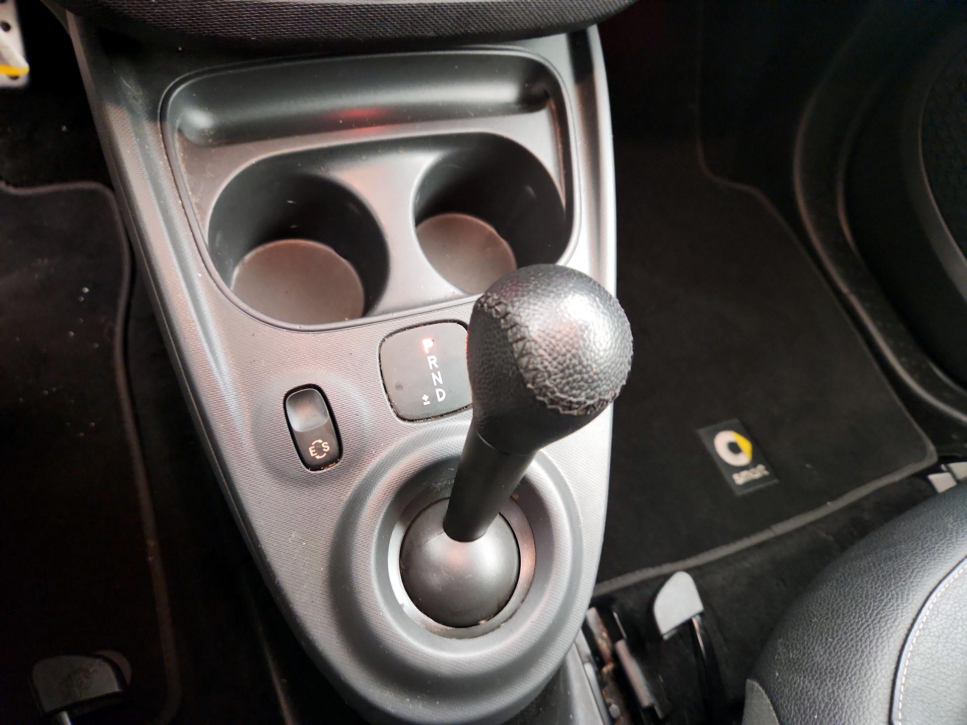 Thumbnail: 2016 smart fortwo - 16