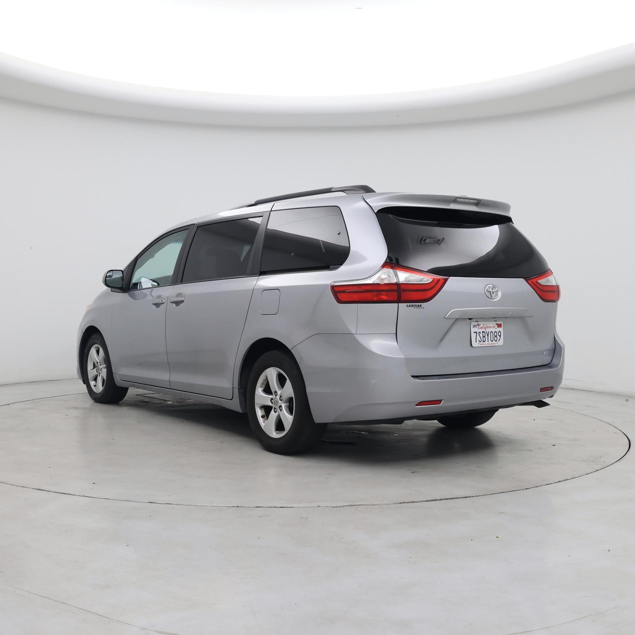 Thumbnail: 2016 Toyota Sienna - 2