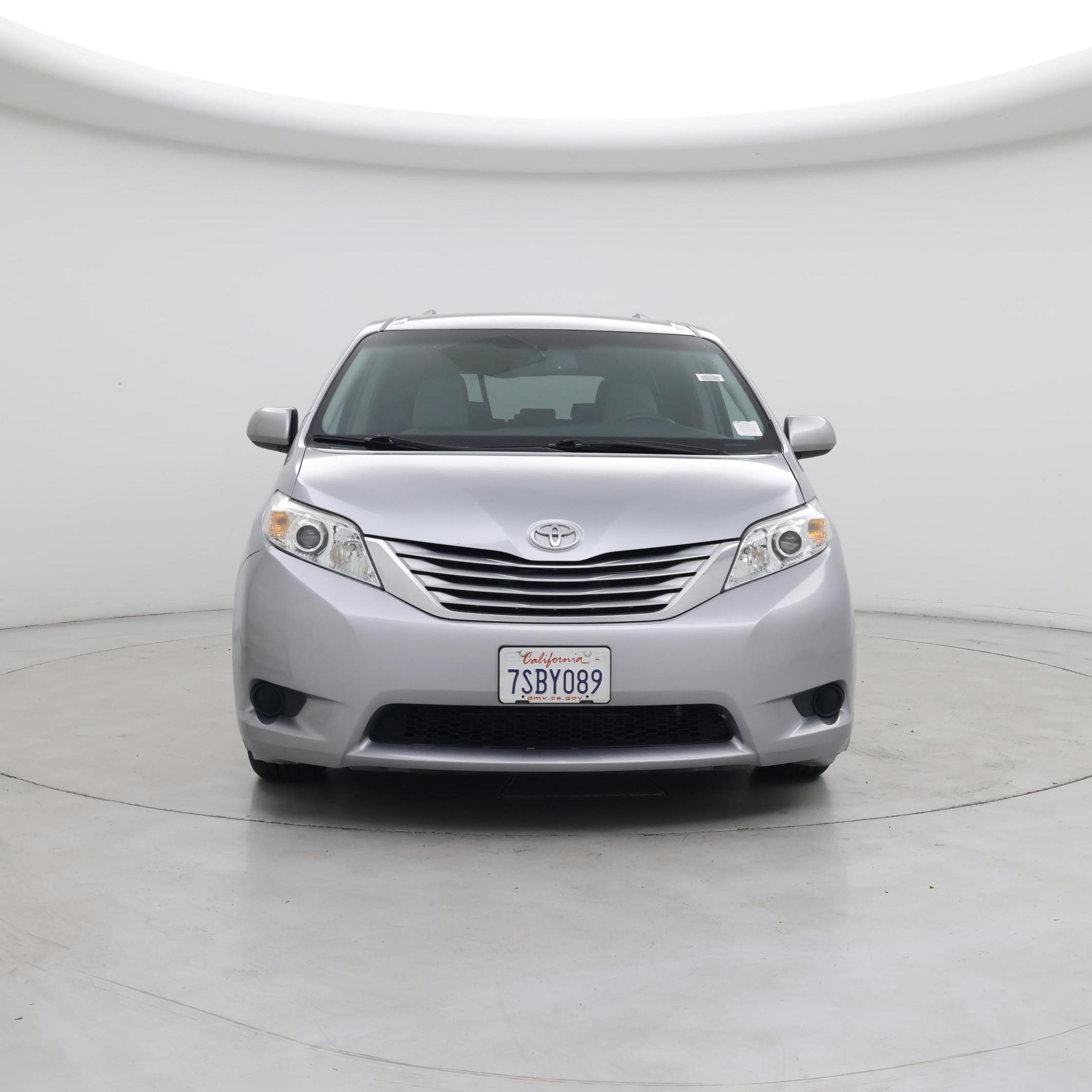 Thumbnail: 2016 Toyota Sienna - 5