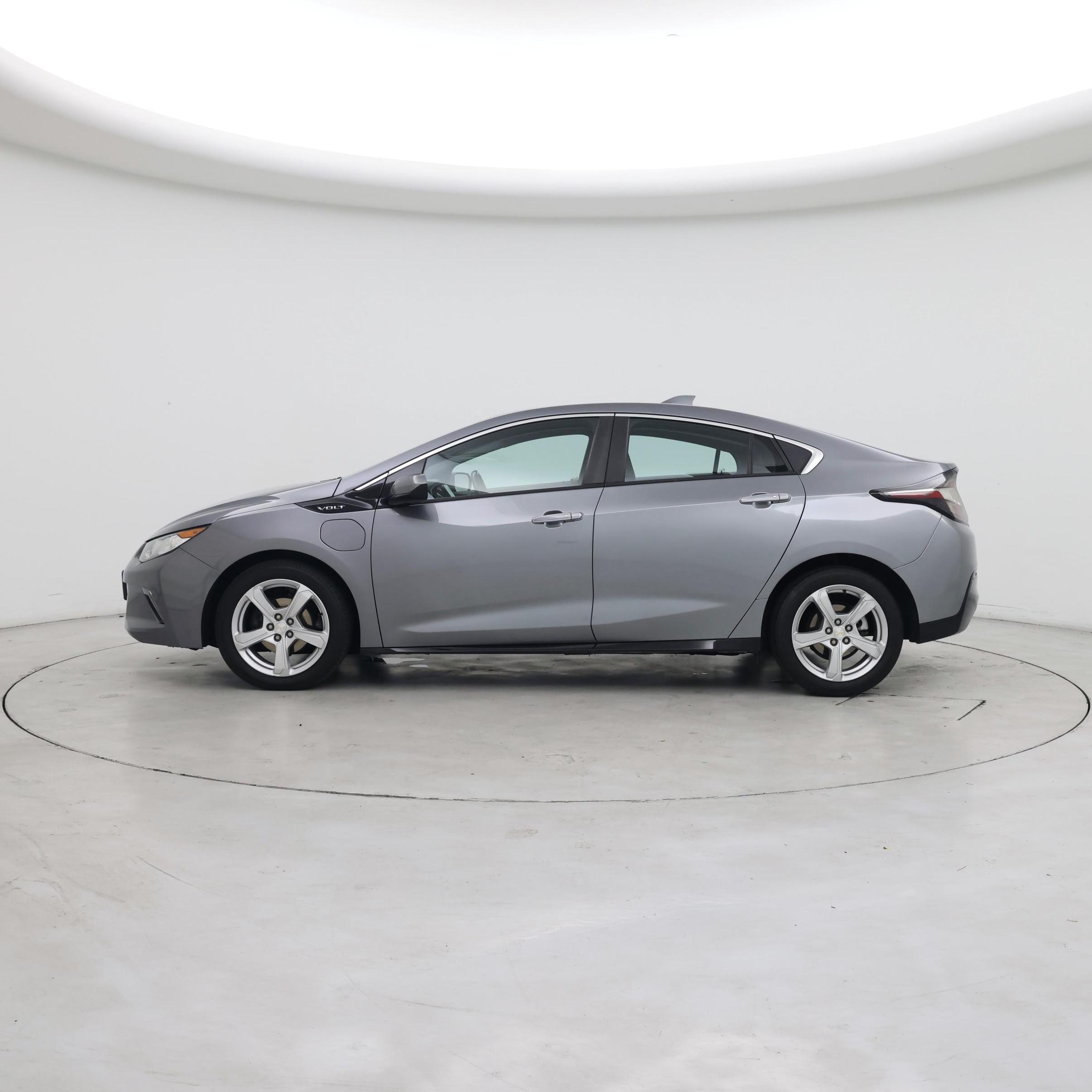 Thumbnail: 2018 Chevrolet Volt - 3