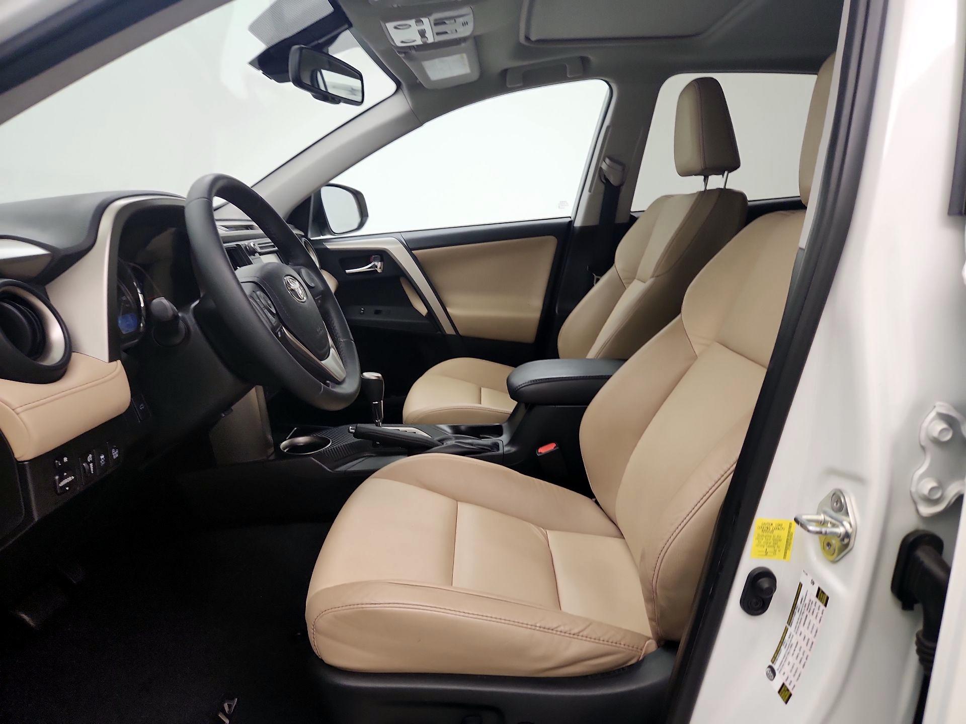 Thumbnail: 2015 Toyota RAV4 - 11